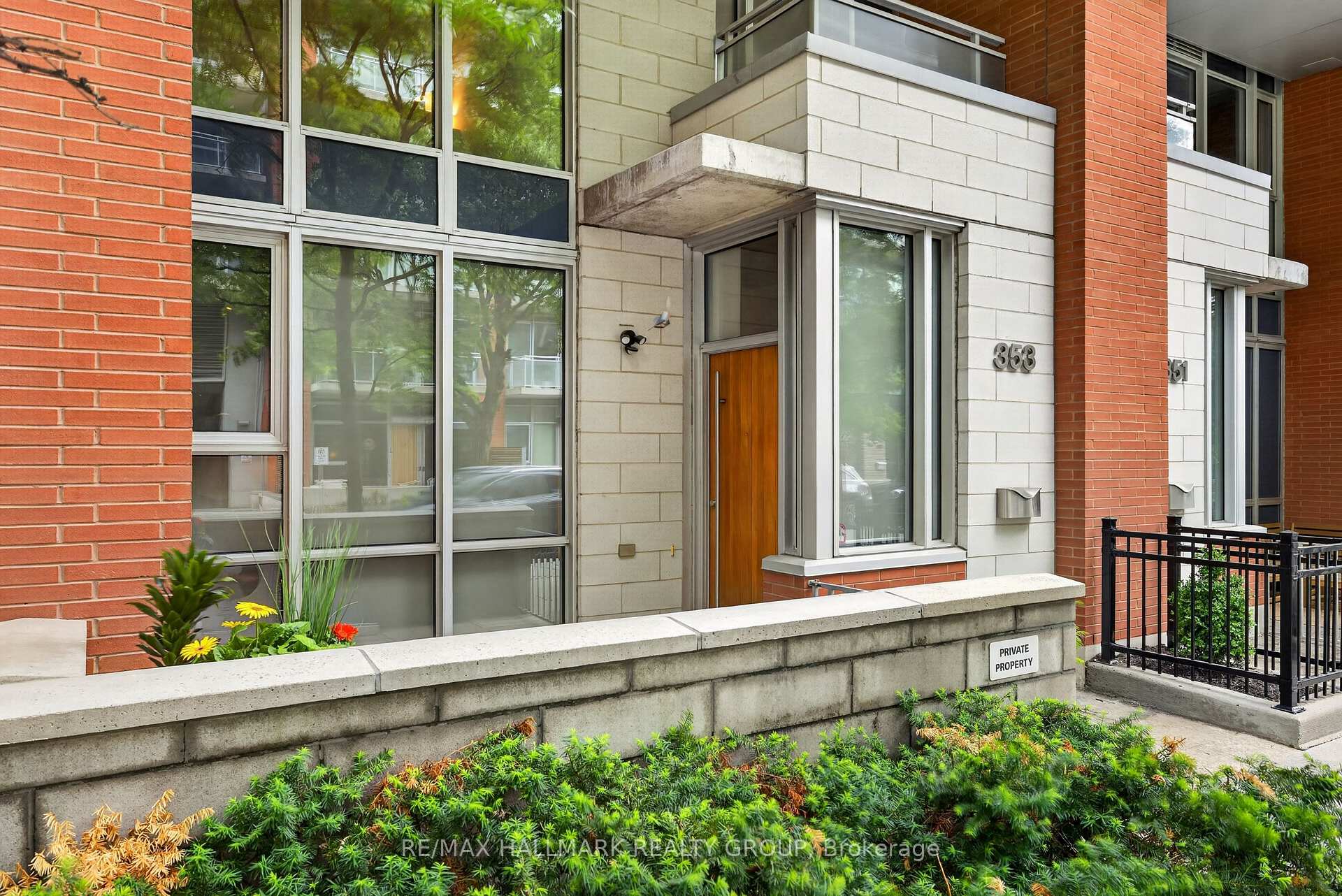 Photo 4 of 353 McLeod Street, Ottawa, Ottawa Centre — HOMEH