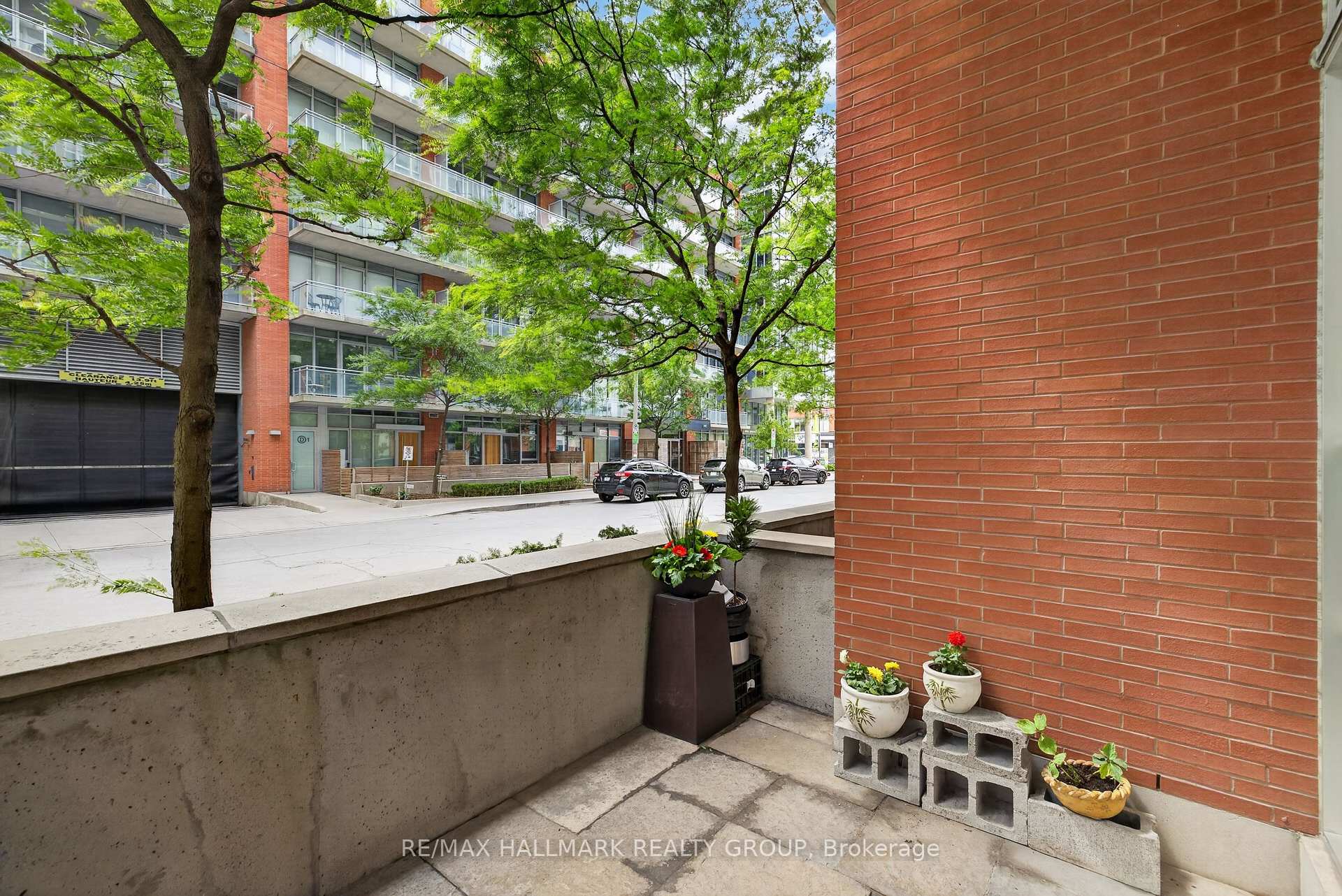 Photo 5 of 353 McLeod Street, Ottawa, Ottawa Centre — HOMEH