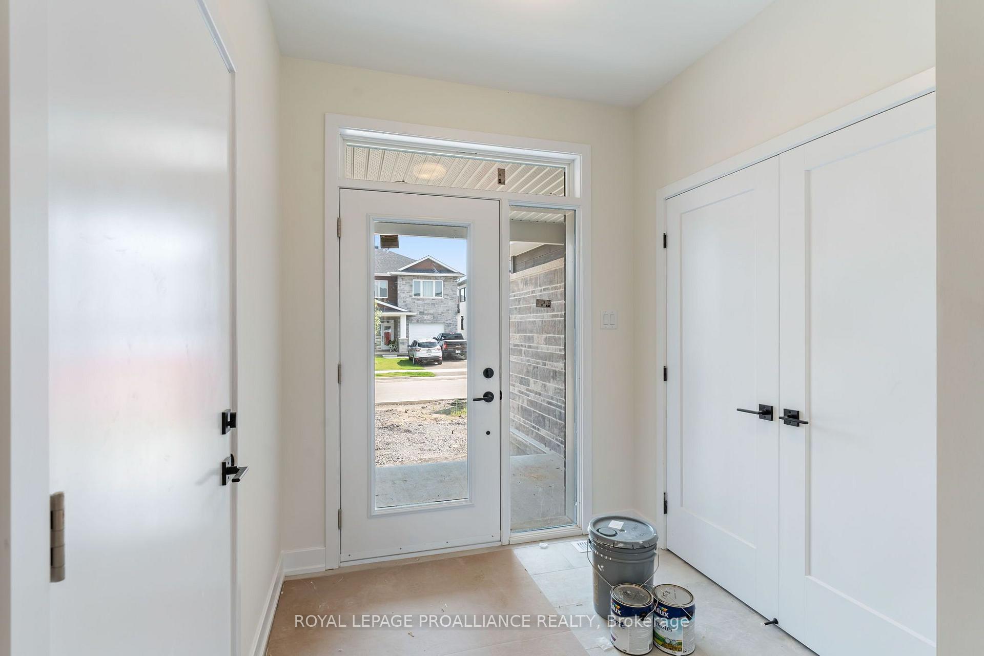 Photo 4 of 1028 Moore Street, Brockville, Brockville — HOMEH
