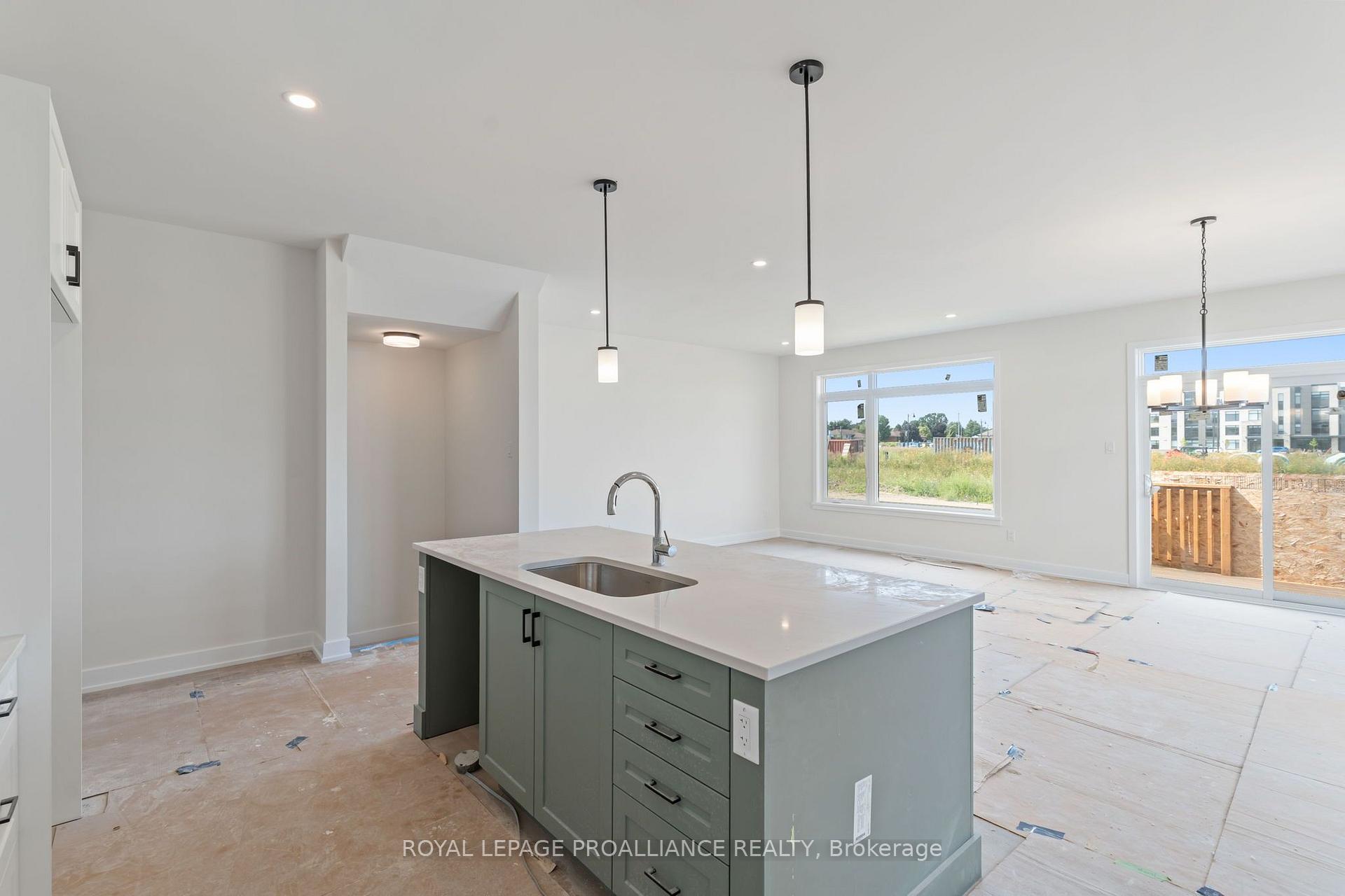 Photo 13 of 1028 Moore Street, Brockville, Brockville — HOMEH
