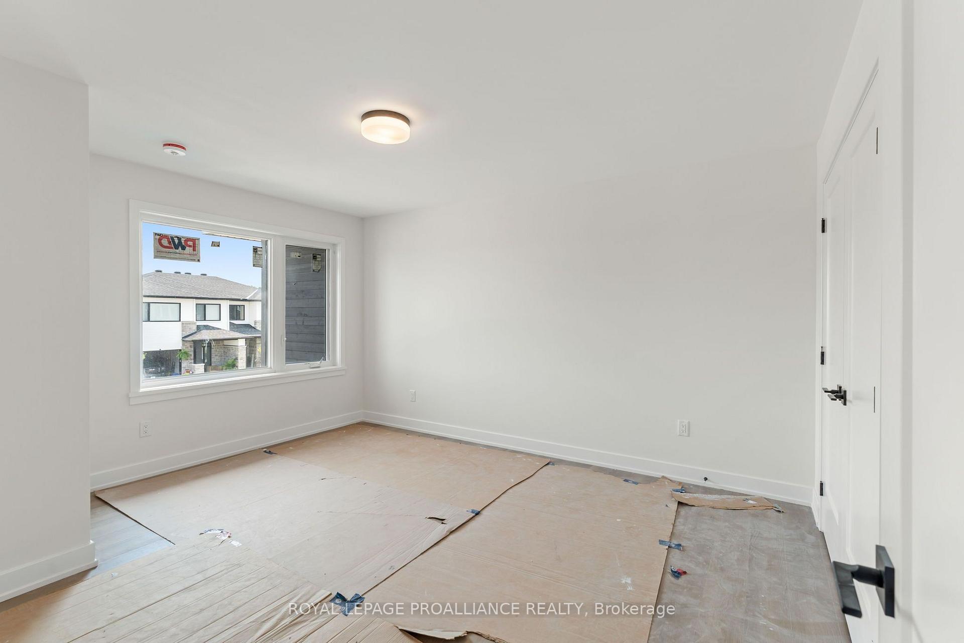 Photo 32 of 1028 Moore Street, Brockville, Brockville — HOMEH
