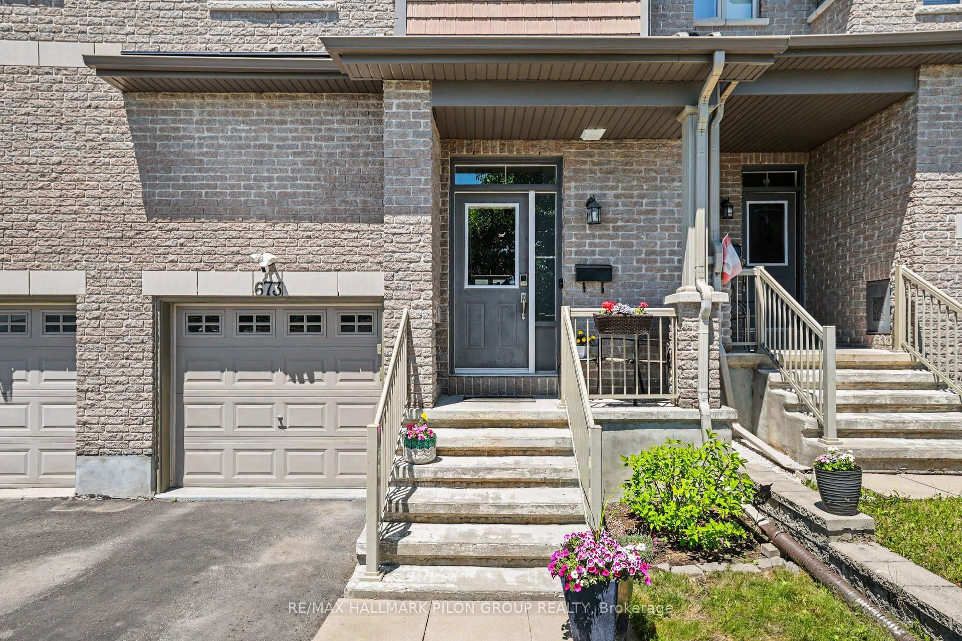 Photo 2 of 673 Spring Valley Drive, Ottawa, Mer Bleue/Bradley Estates/Anderson Park — HOMEH