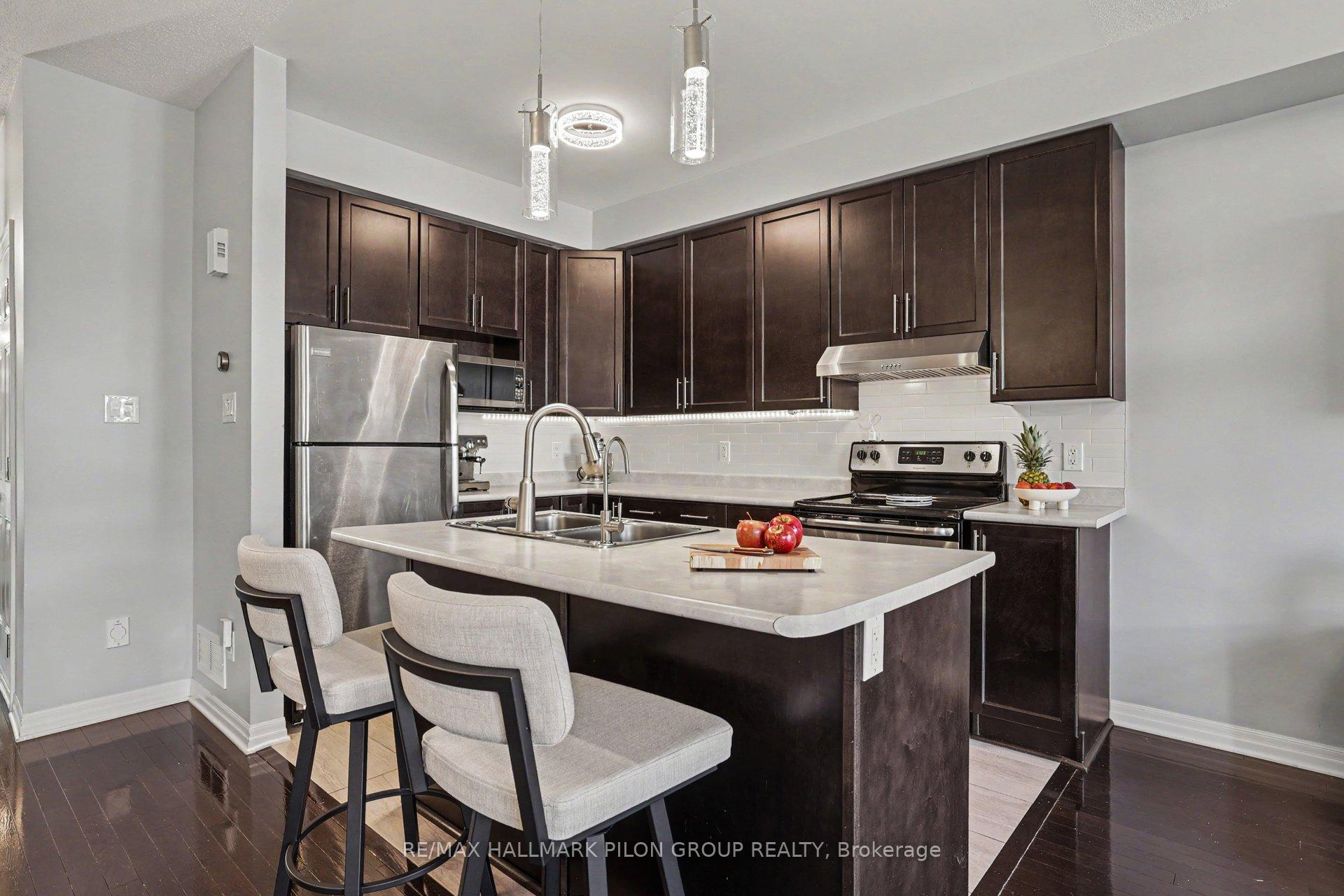 Photo 3 of 673 Spring Valley Drive, Ottawa, Mer Bleue/Bradley Estates/Anderson Park — HOMEH