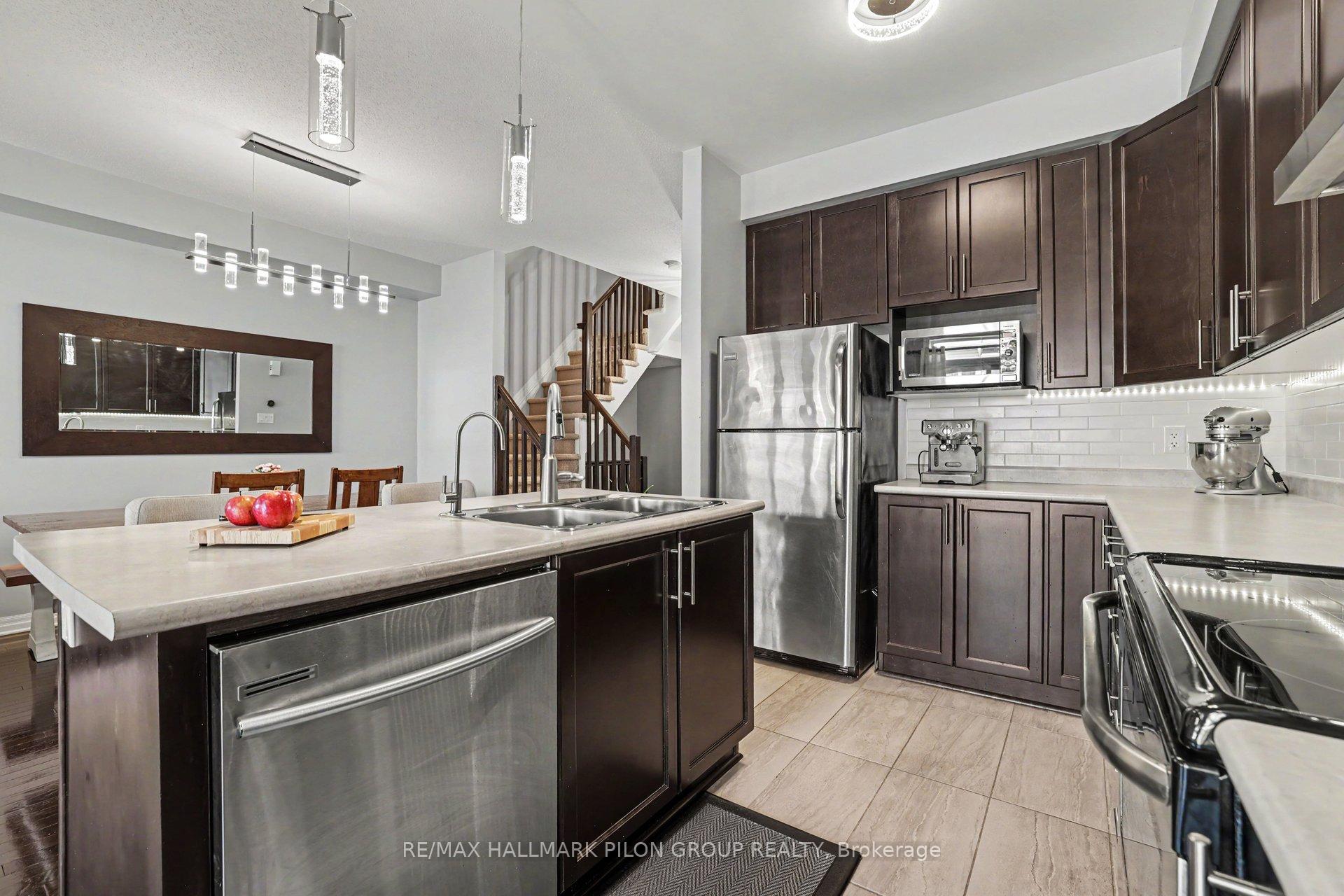 Photo 5 of 673 Spring Valley Drive, Ottawa, Mer Bleue/Bradley Estates/Anderson Park — HOMEH