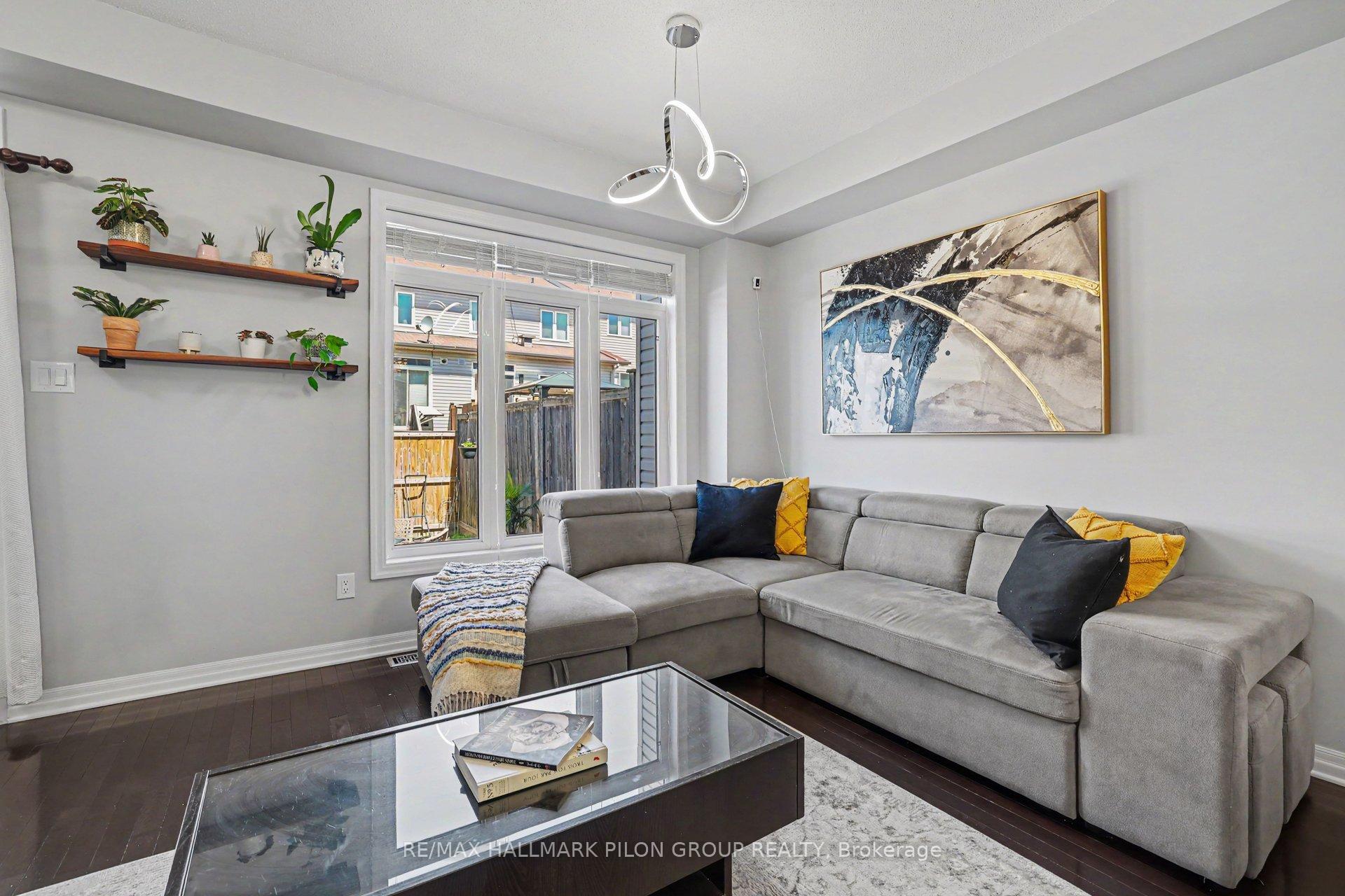 Photo 11 of 673 Spring Valley Drive, Ottawa, Mer Bleue/Bradley Estates/Anderson Park — HOMEH