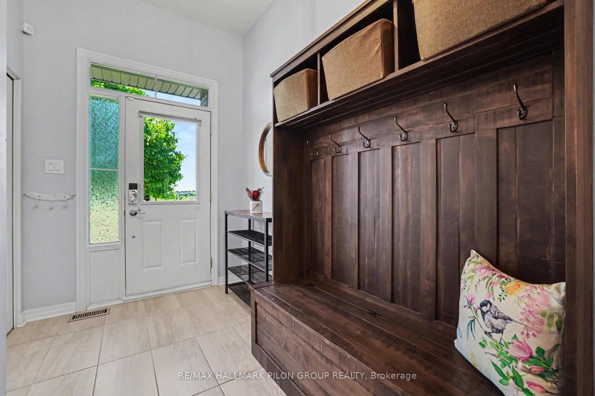 Photo 13 of 673 Spring Valley Drive, Ottawa, Mer Bleue/Bradley Estates/Anderson Park — HOMEH