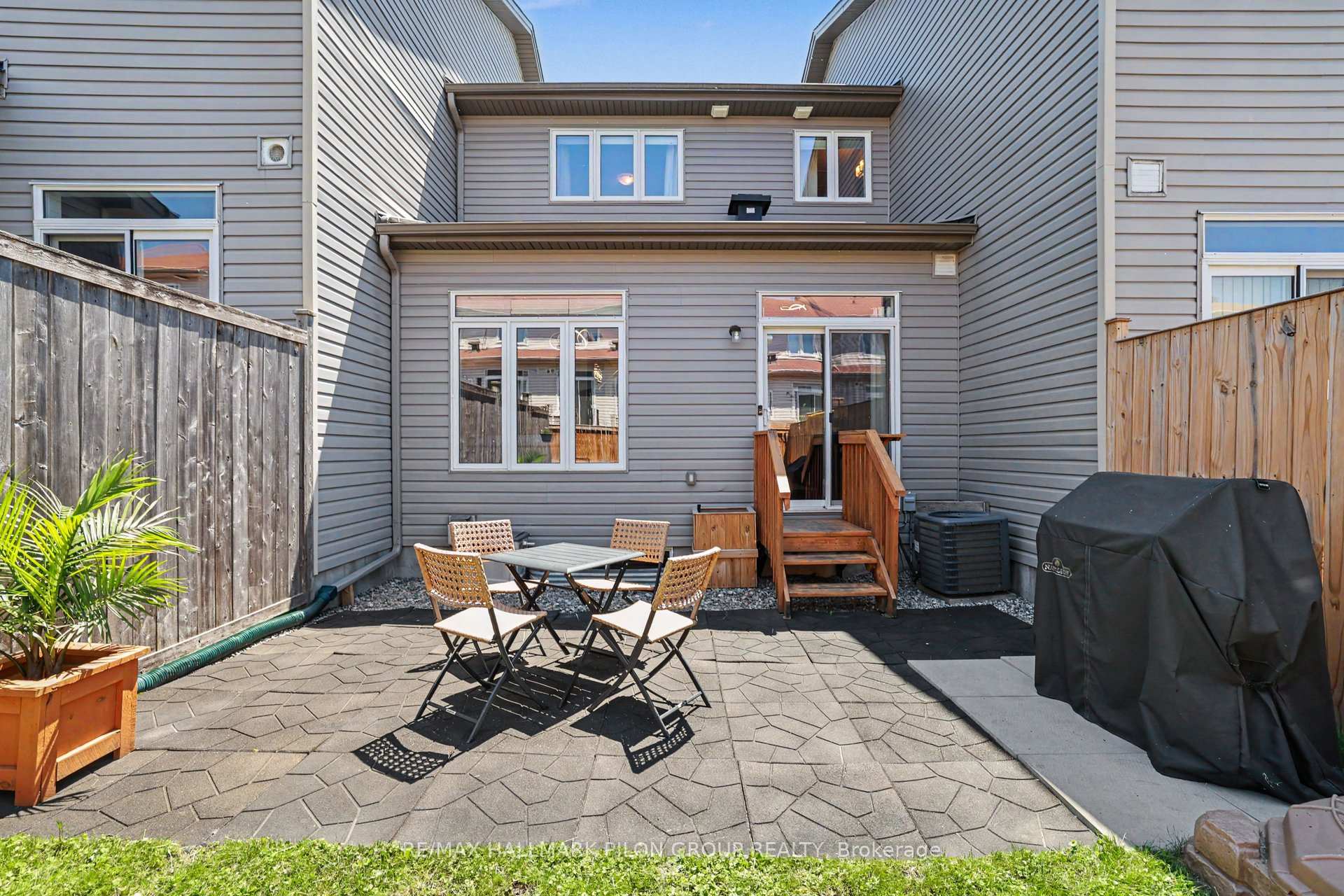 Photo 23 of 673 Spring Valley Drive, Ottawa, Mer Bleue/Bradley Estates/Anderson Park — HOMEH