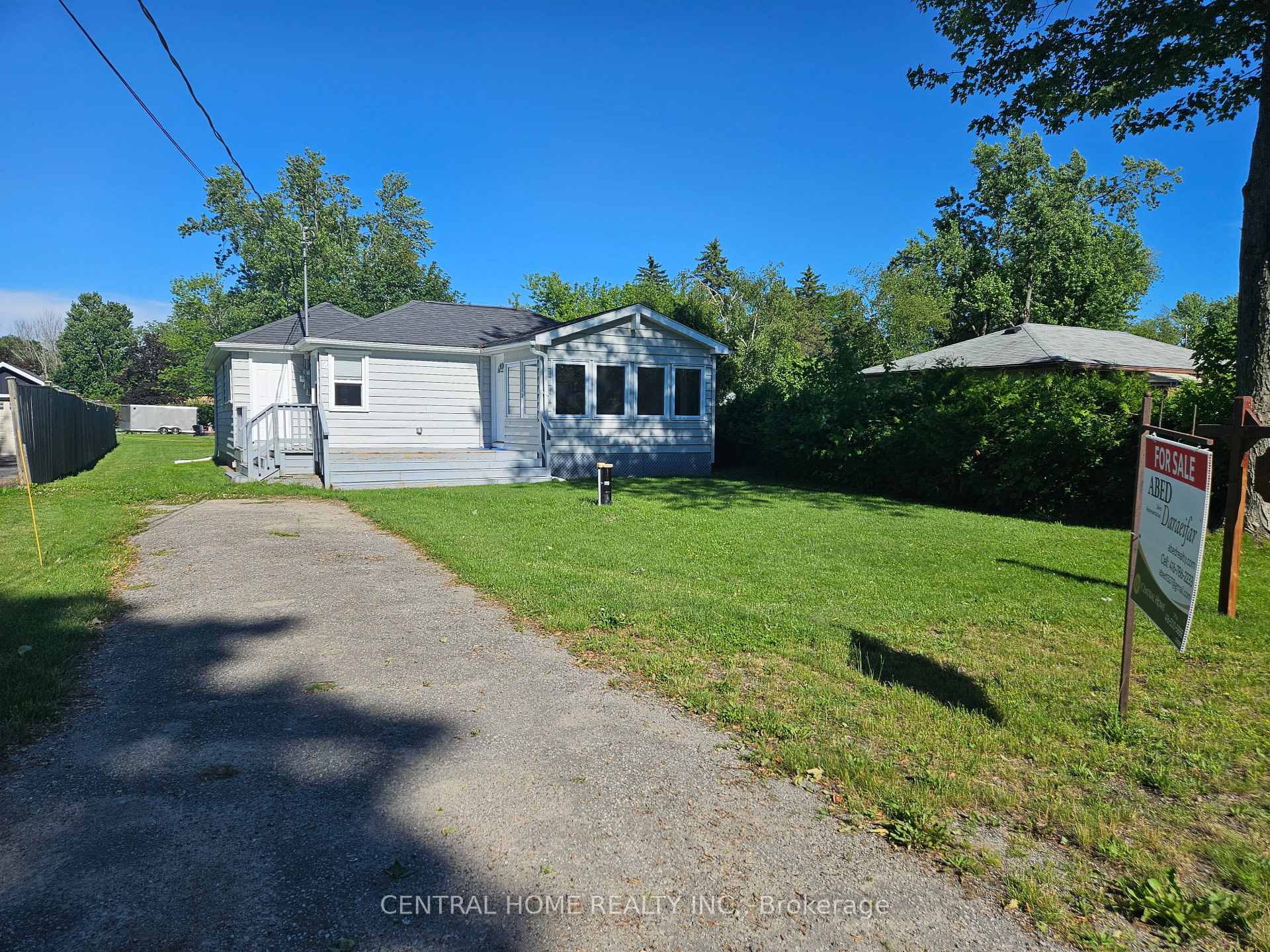 Photo 2 of 27 Blue Heron Drive, Georgina, Pefferlaw — HOMEH