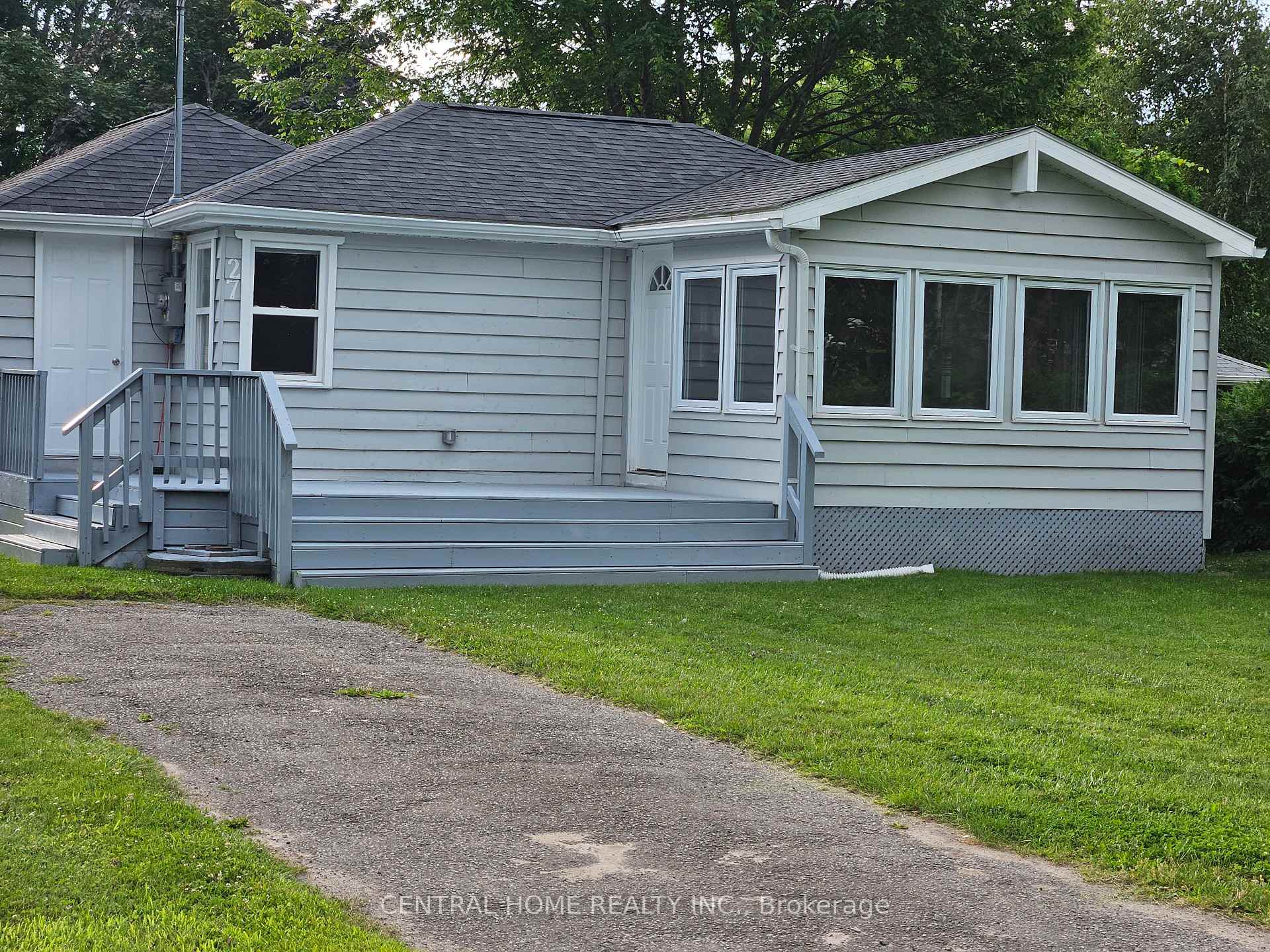 Photo 3 of 27 Blue Heron Drive, Georgina, Pefferlaw — HOMEH