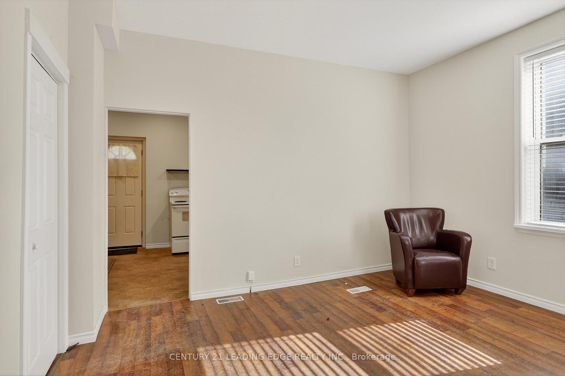 Photo 10 of 292-294 Townsend Street, Peterborough, Town Ward 3 — HOMEH