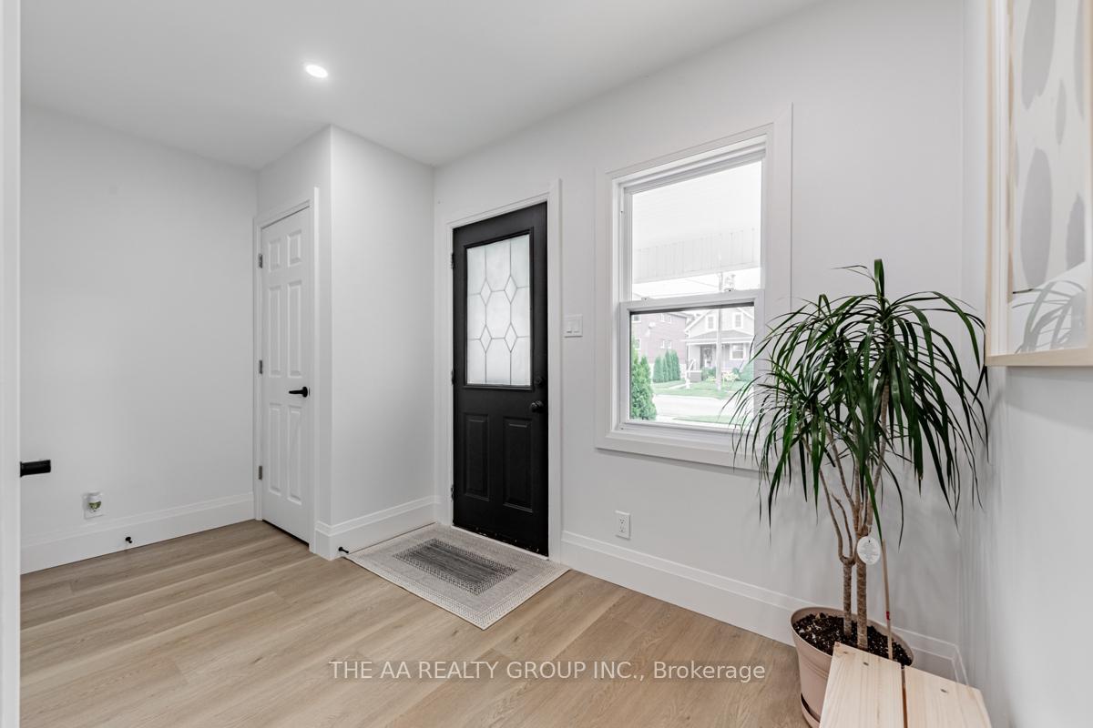 Photo 6 of 212 Oshawa Boulevard S, Oshawa, Central — HOMEH