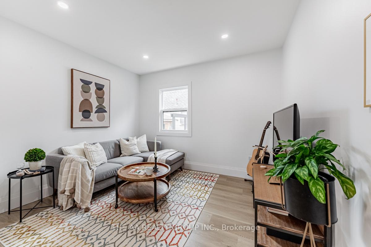 Photo 10 of 212 Oshawa Boulevard S, Oshawa, Central — HOMEH