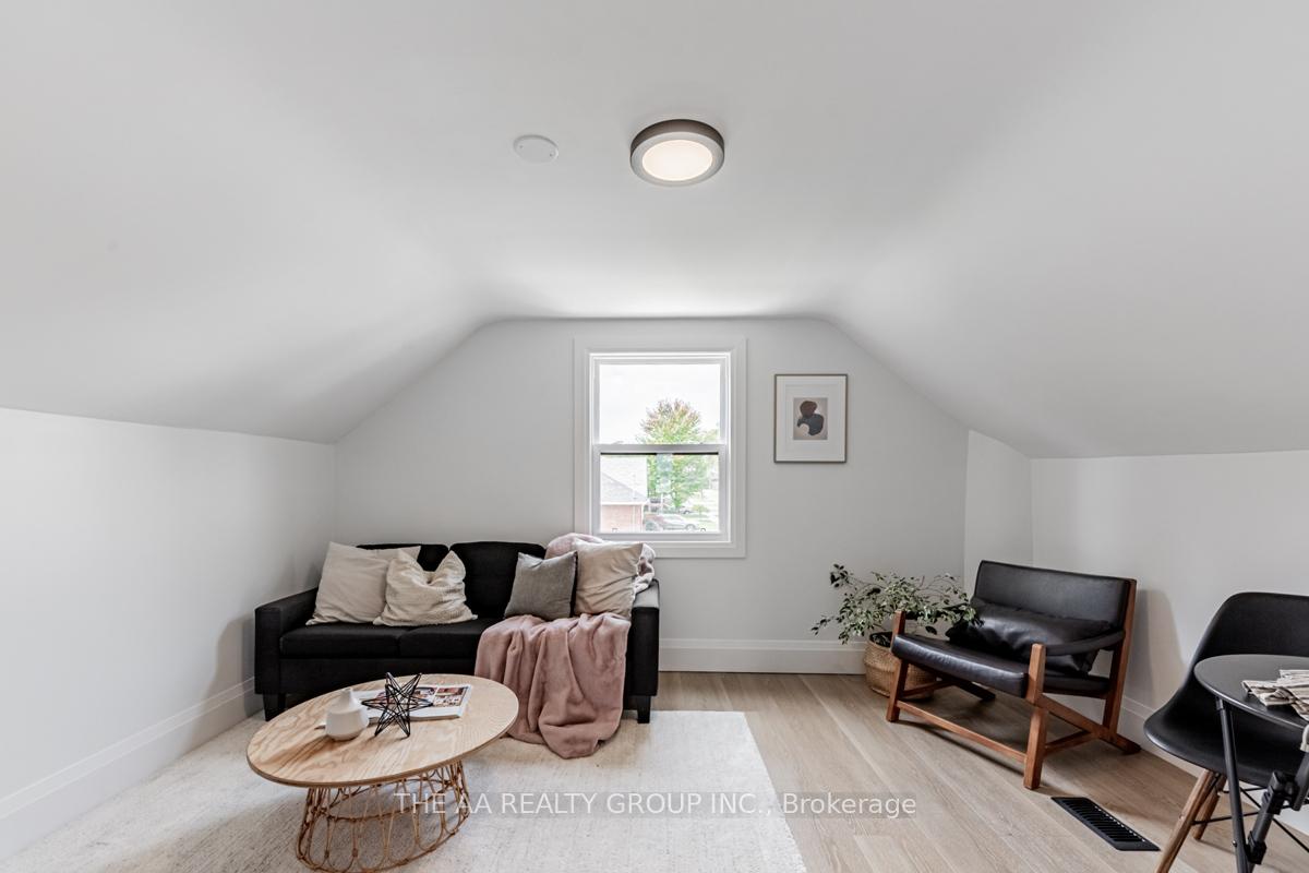 Photo 24 of 212 Oshawa Boulevard S, Oshawa, Central — HOMEH