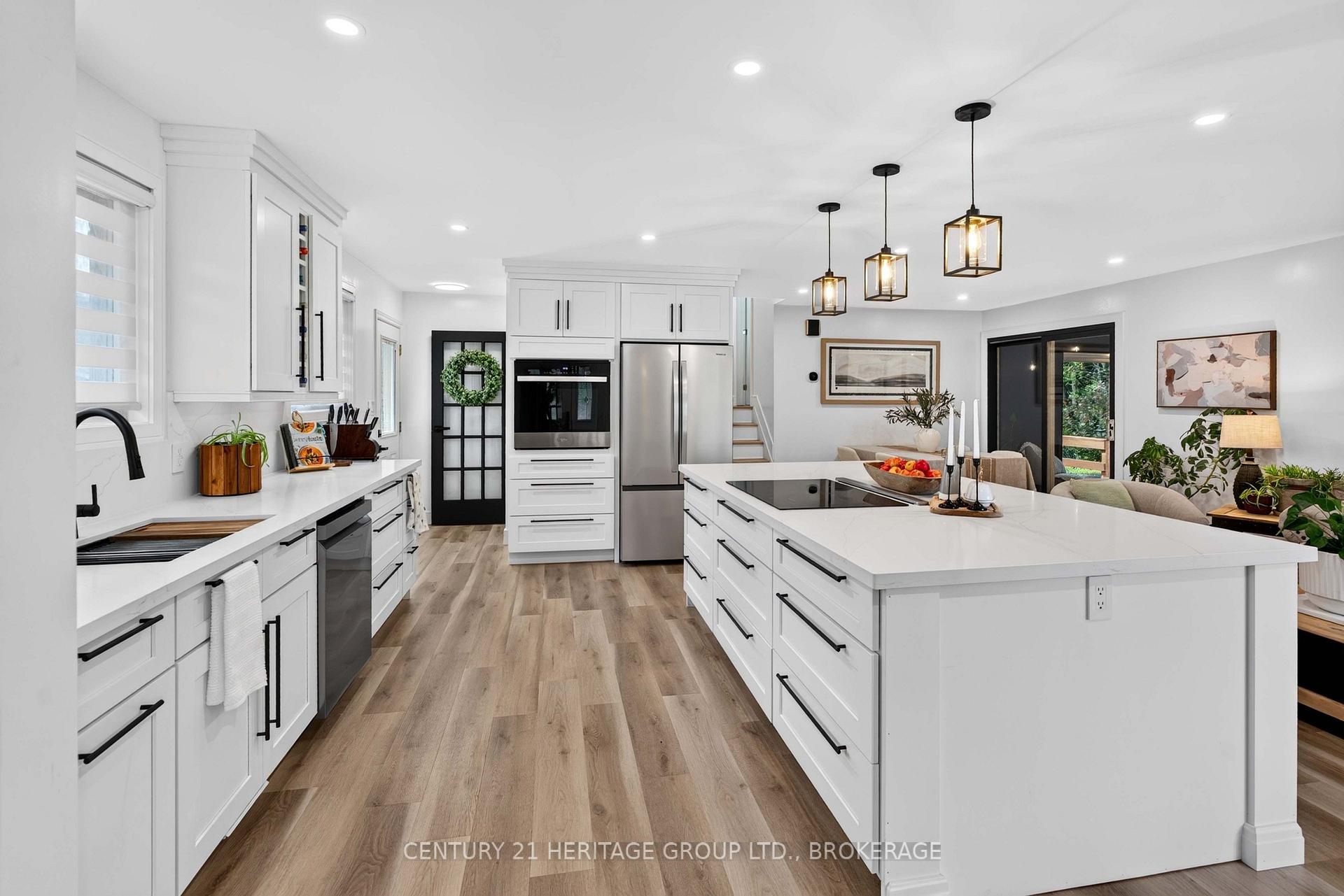 Photo 13 of 935 Pembridge Crescent, Kingston, South of Taylor-Kidd Blvd — HOMEH