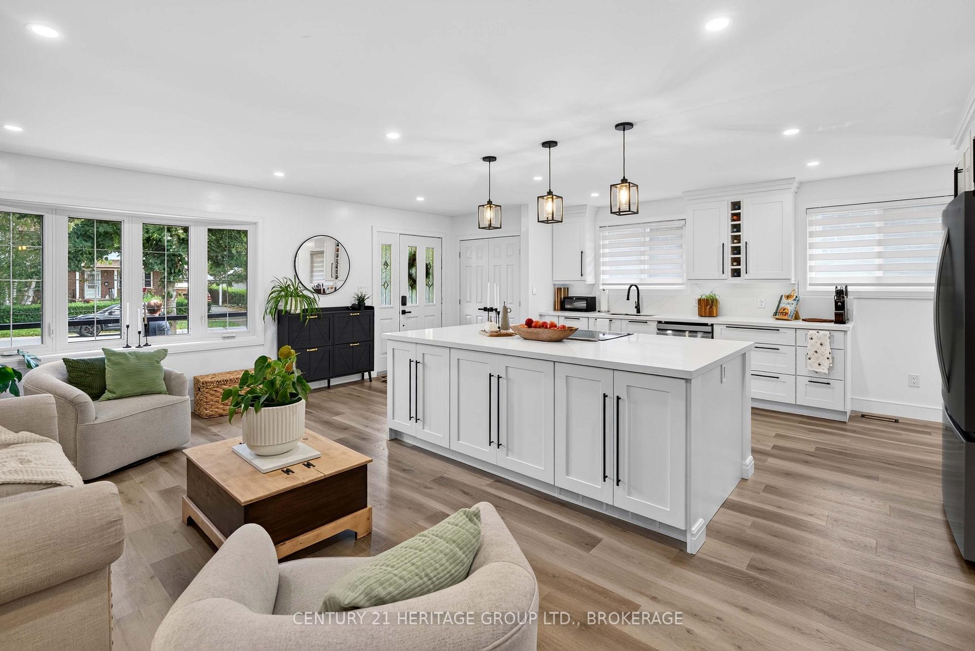 Photo 20 of 935 Pembridge Crescent, Kingston, South of Taylor-Kidd Blvd — HOMEH