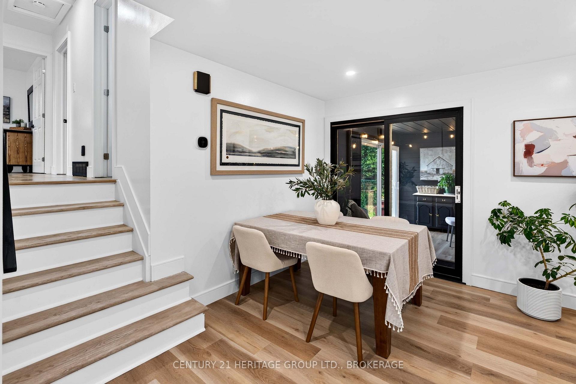 Photo 21 of 935 Pembridge Crescent, Kingston, South of Taylor-Kidd Blvd — HOMEH