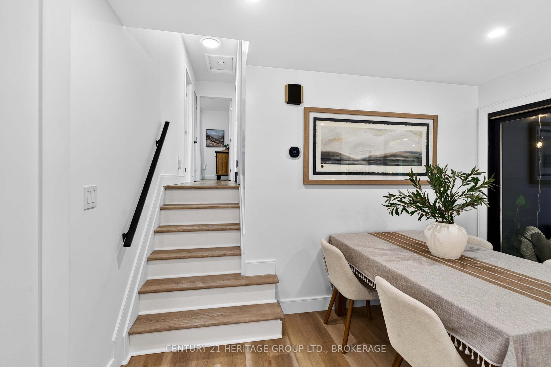 Photo 24 of 935 Pembridge Crescent, Kingston, South of Taylor-Kidd Blvd — HOMEH