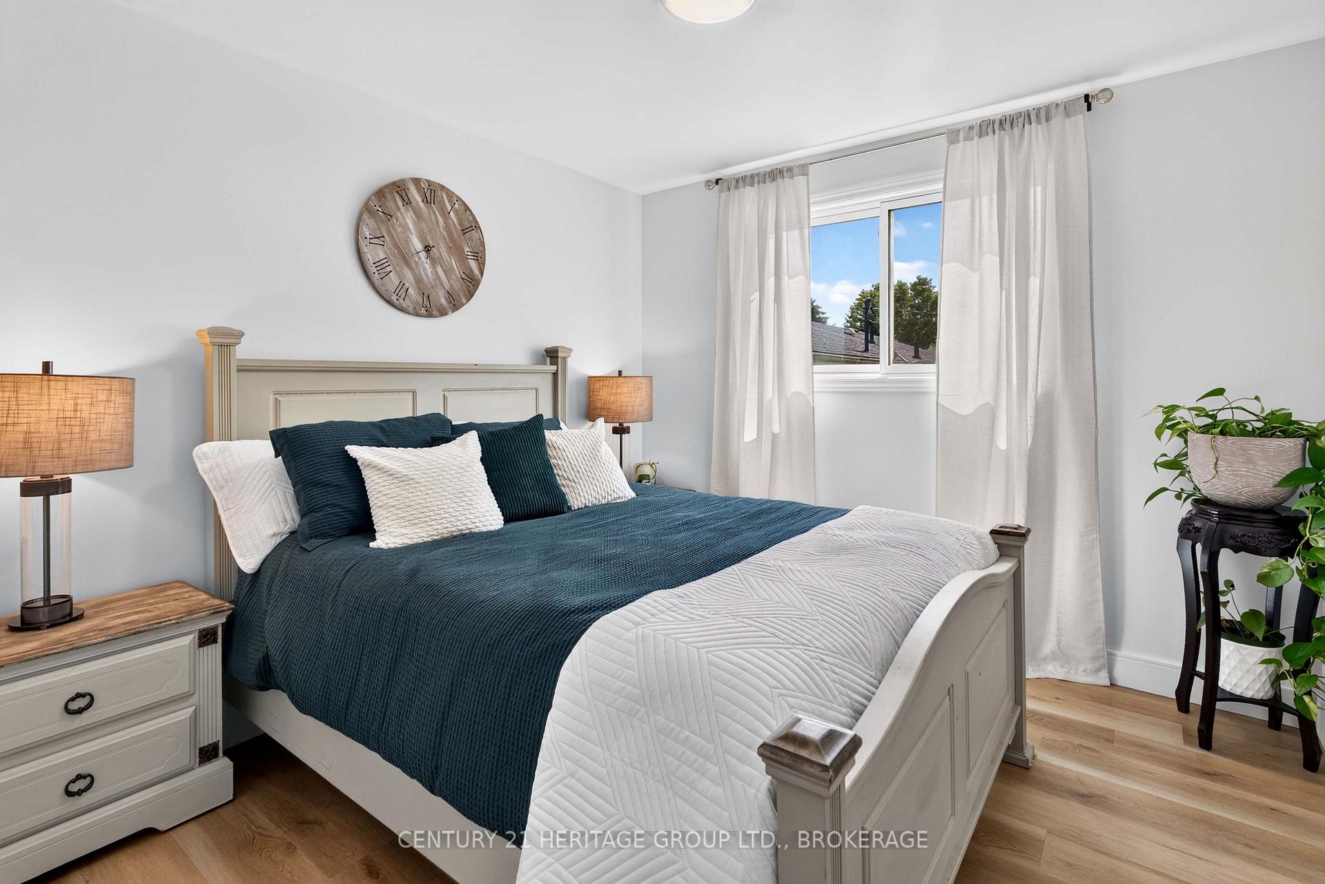 Photo 30 of 935 Pembridge Crescent, Kingston, South of Taylor-Kidd Blvd — HOMEH
