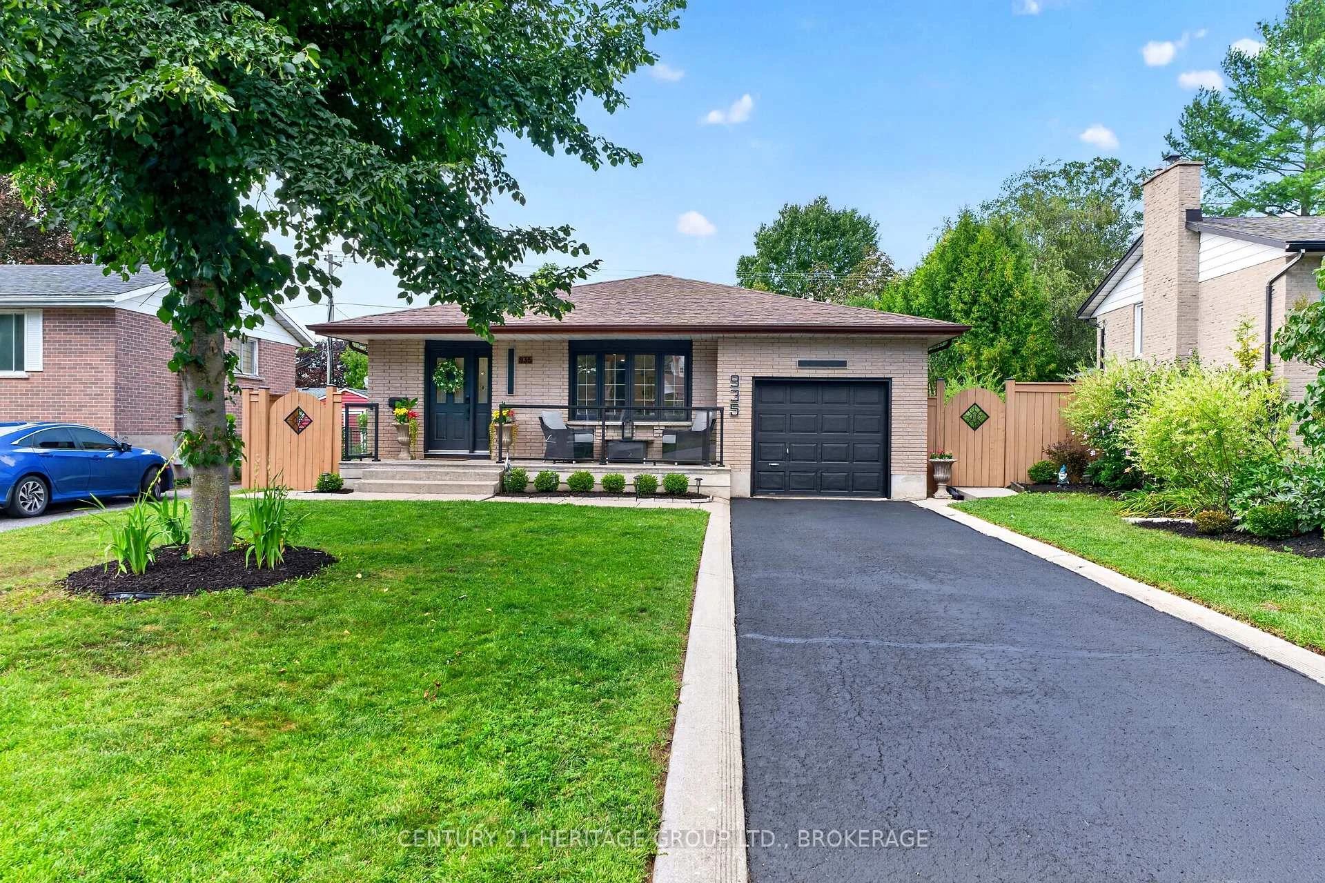 Photo 5 of 935 Pembridge Crescent, Kingston, South of Taylor-Kidd Blvd — HOMEH