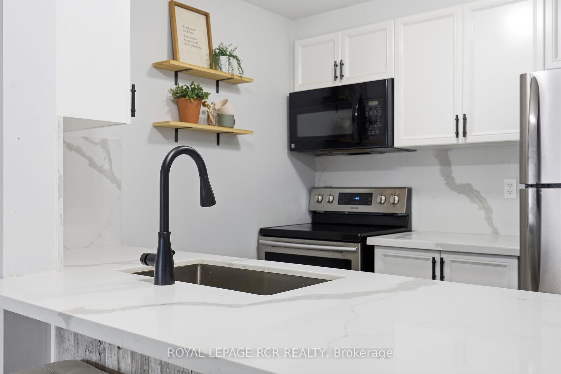 Photo 7 of Unit 25, 35 Mountford Drive, Guelph, Grange Road — HOMEH