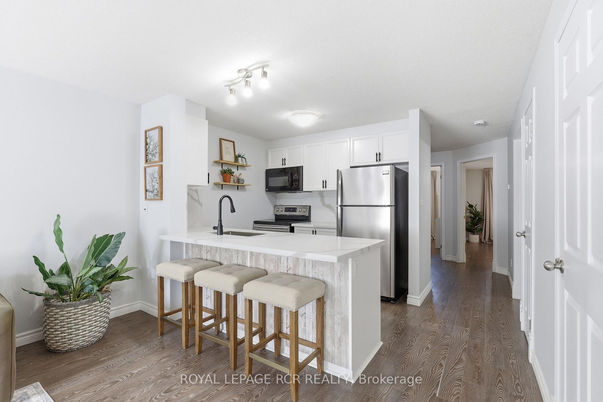 Photo 9 of Unit 25, 35 Mountford Drive, Guelph, Grange Road — HOMEH