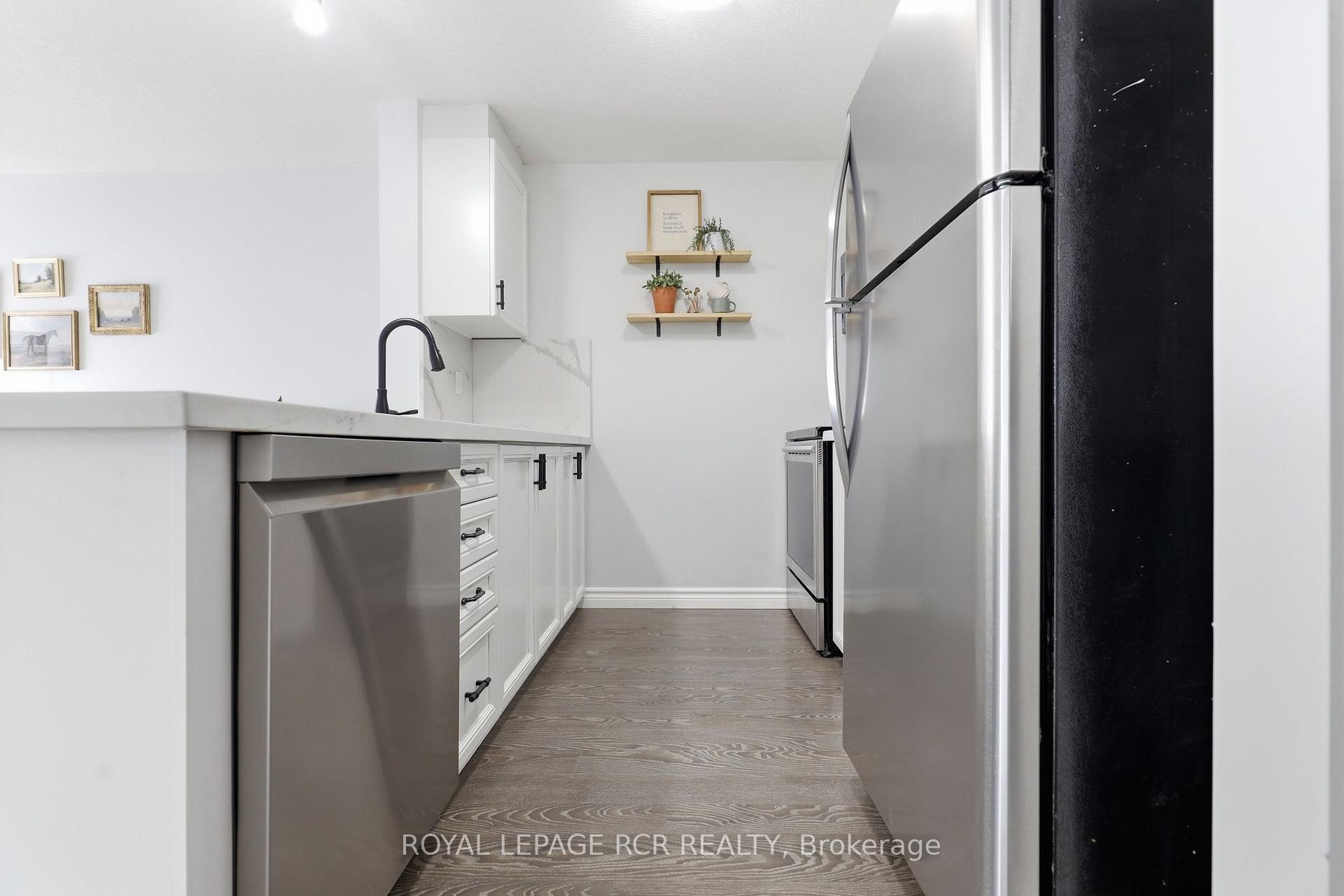 Photo 10 of Unit 25, 35 Mountford Drive, Guelph, Grange Road — HOMEH