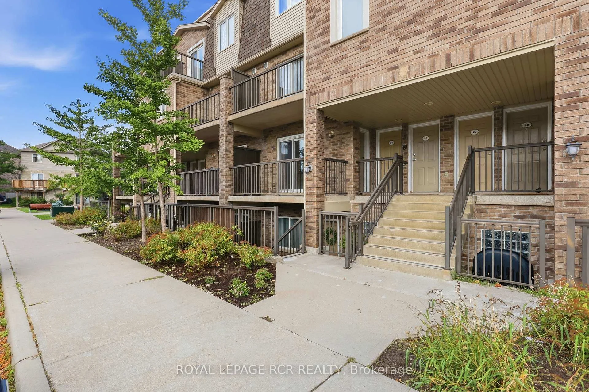 Photo 3 of Unit 25, 35 Mountford Drive, Guelph, Grange Road — HOMEH