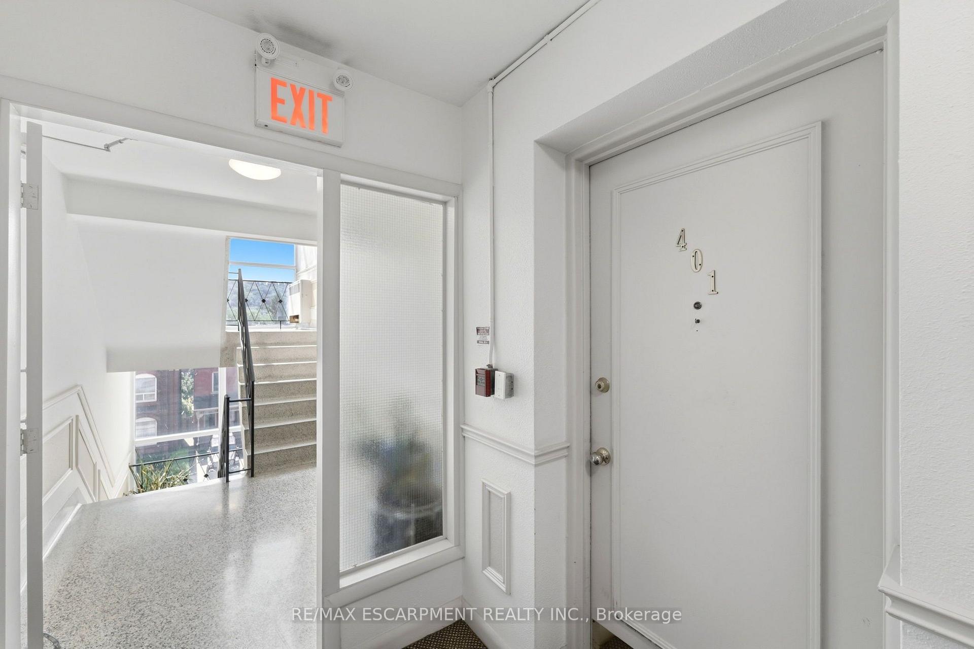 Photo 2 of Unit 401, 174 Herkimer Street, Hamilton, Durand — HOMEH