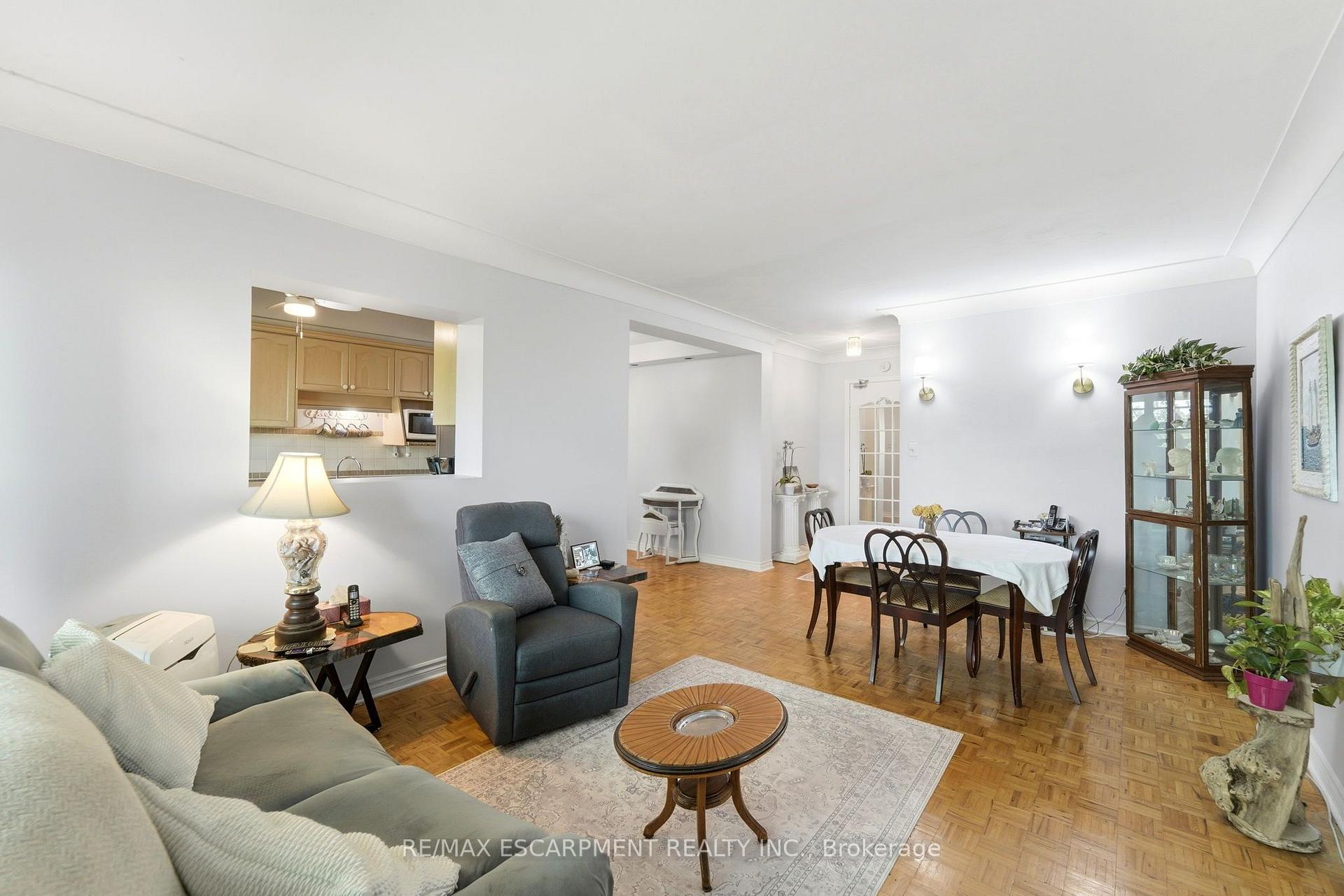 Photo 8 of Unit 401, 174 Herkimer Street, Hamilton, Durand — HOMEH