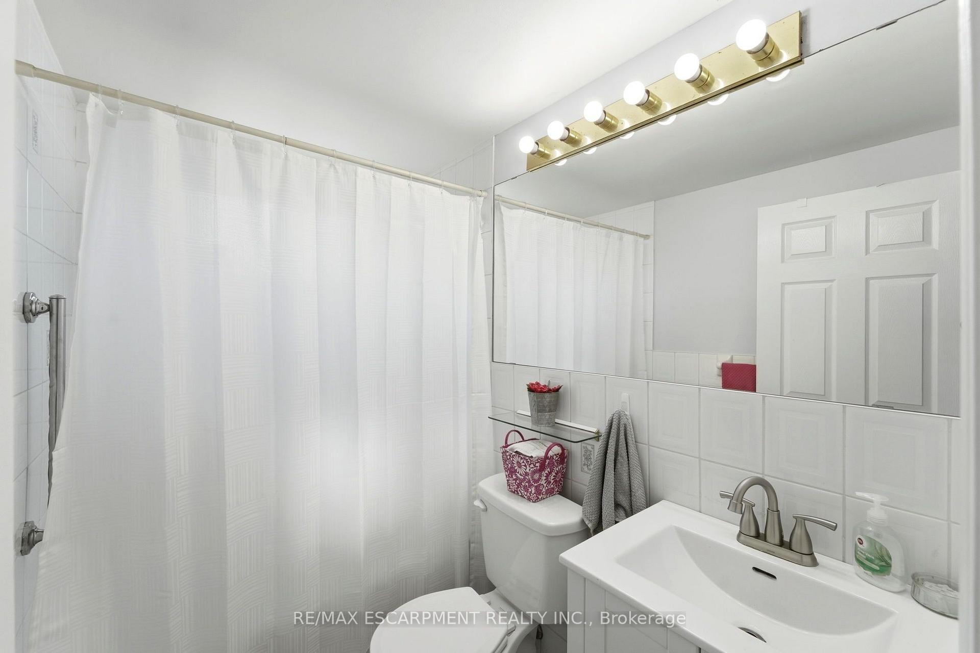 Photo 15 of Unit 401, 174 Herkimer Street, Hamilton, Durand — HOMEH
