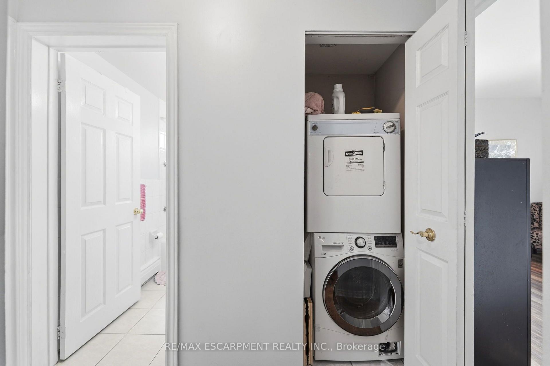 Photo 16 of Unit 401, 174 Herkimer Street, Hamilton, Durand — HOMEH