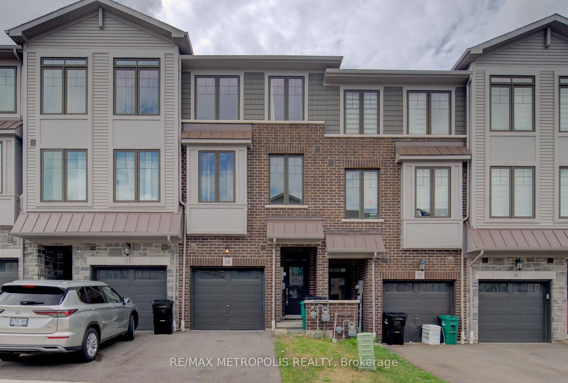 Photo 1 of Unit #14, 10 Birmingham Drive, Cambridge, Hillcrest/Forbes Park — HOMEH