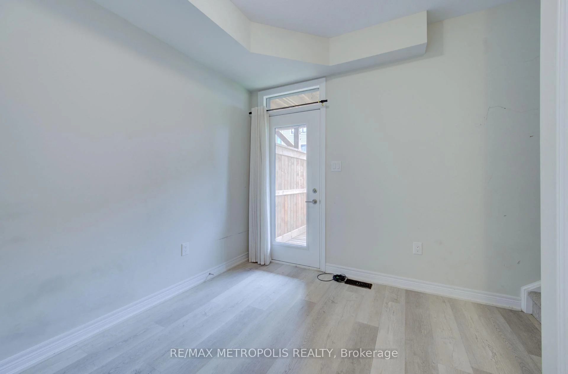 Photo 9 of Unit #14, 10 Birmingham Drive, Cambridge, Hillcrest/Forbes Park — HOMEH