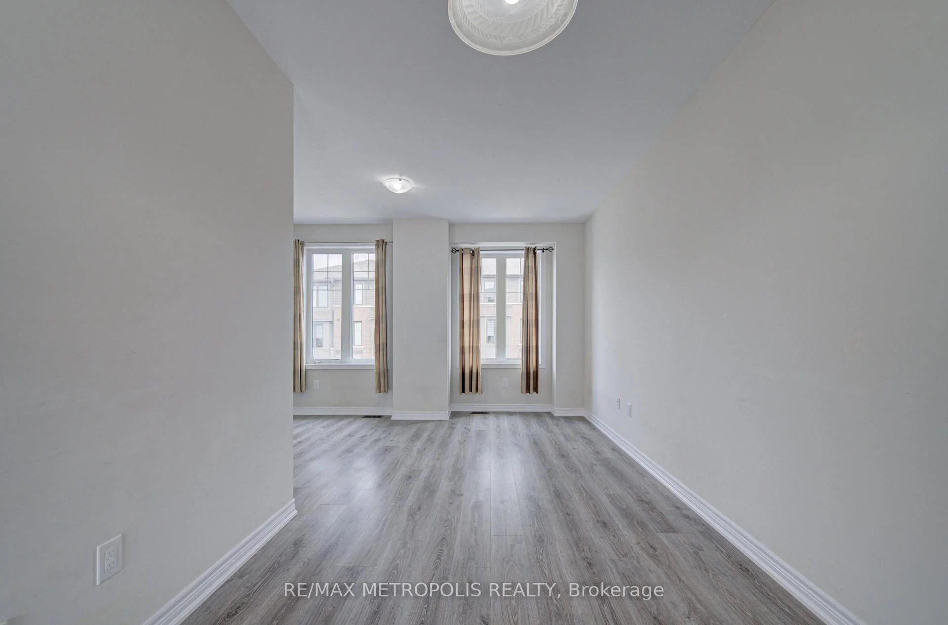 Photo 18 of Unit #14, 10 Birmingham Drive, Cambridge, Hillcrest/Forbes Park — HOMEH