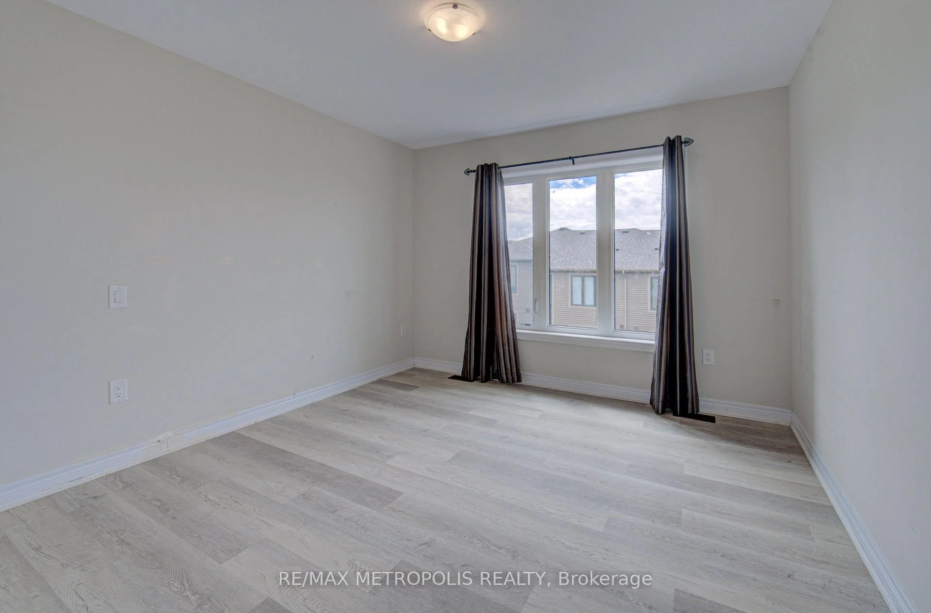 Photo 26 of Unit #14, 10 Birmingham Drive, Cambridge, Hillcrest/Forbes Park — HOMEH