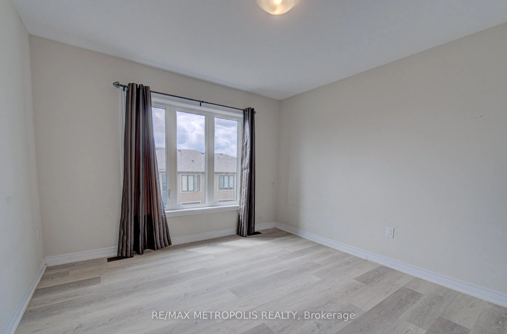 Photo 27 of Unit #14, 10 Birmingham Drive, Cambridge, Hillcrest/Forbes Park — HOMEH