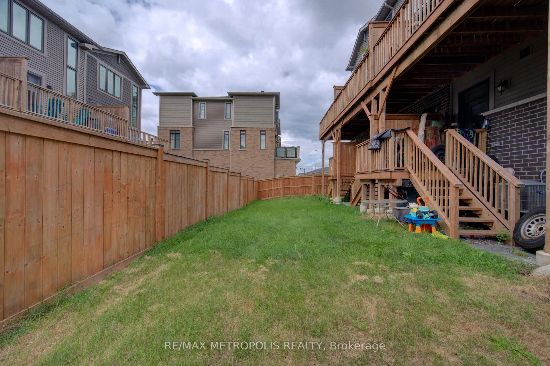 Photo 36 of Unit #14, 10 Birmingham Drive, Cambridge, Hillcrest/Forbes Park — HOMEH