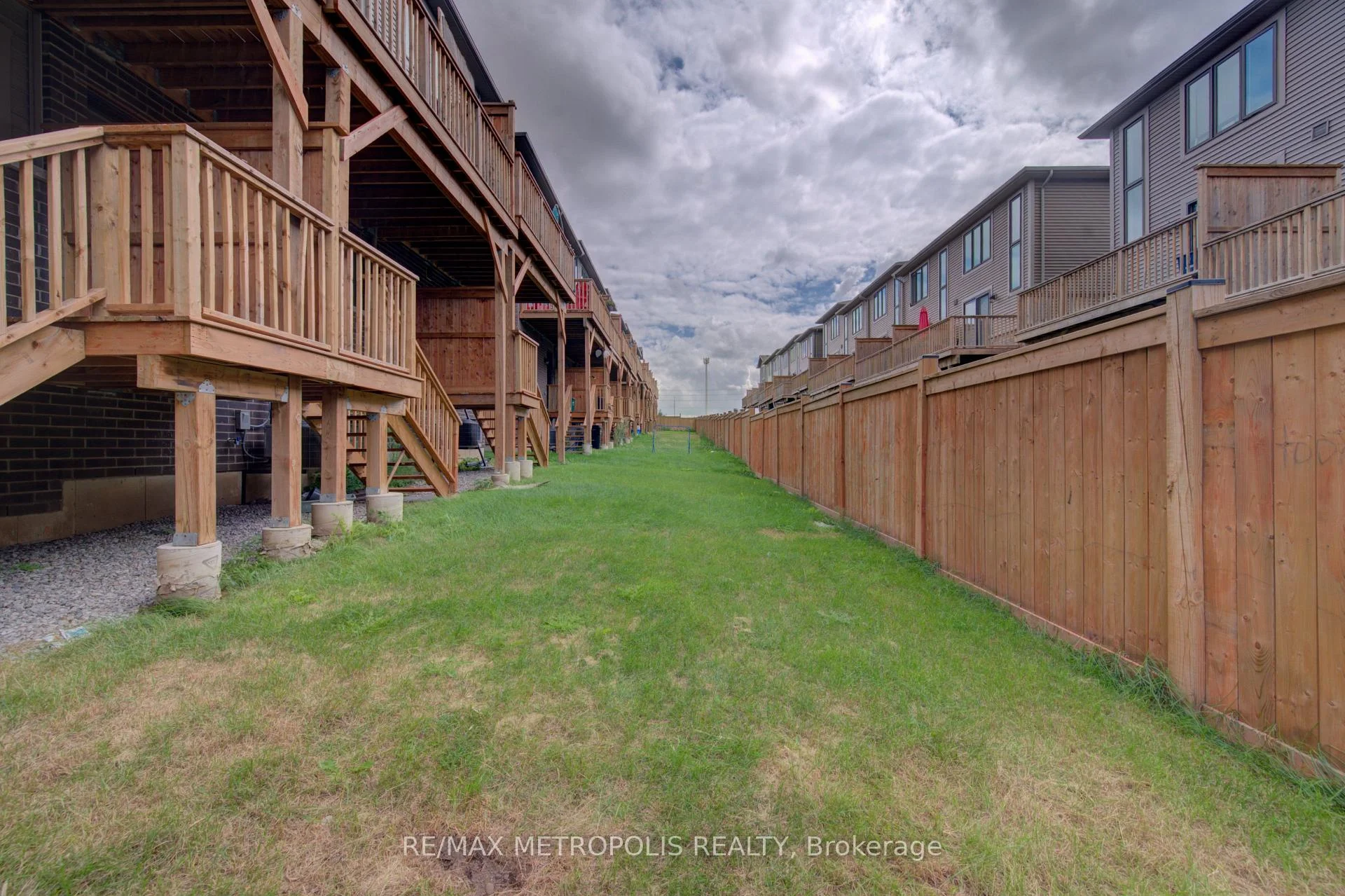 Photo 37 of Unit #14, 10 Birmingham Drive, Cambridge, Hillcrest/Forbes Park — HOMEH