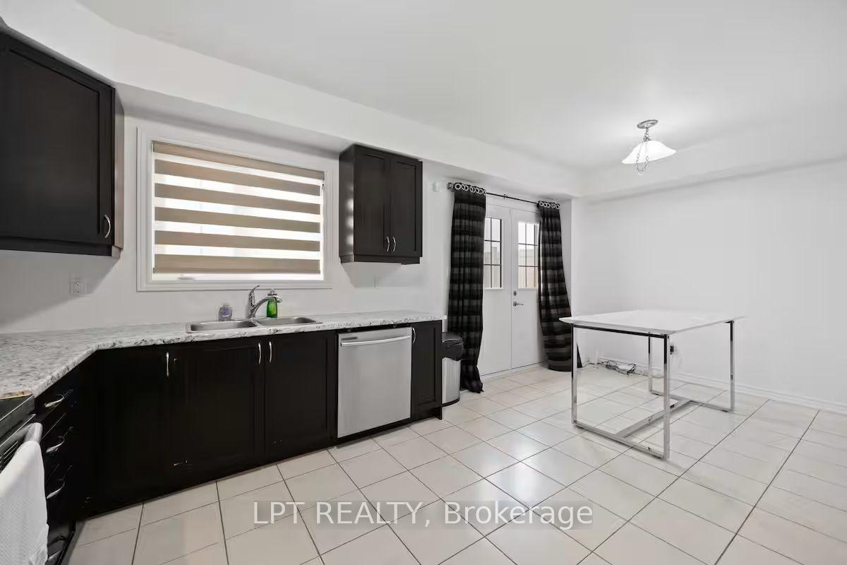 Photo 10 of 341 Remembrance Road, Brampton, Northwest Brampton — HOMEH