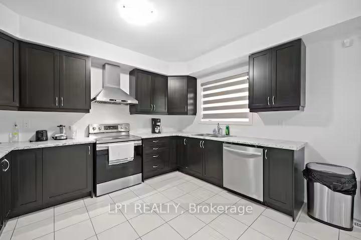 Photo 13 of 341 Remembrance Road, Brampton, Northwest Brampton — HOMEH