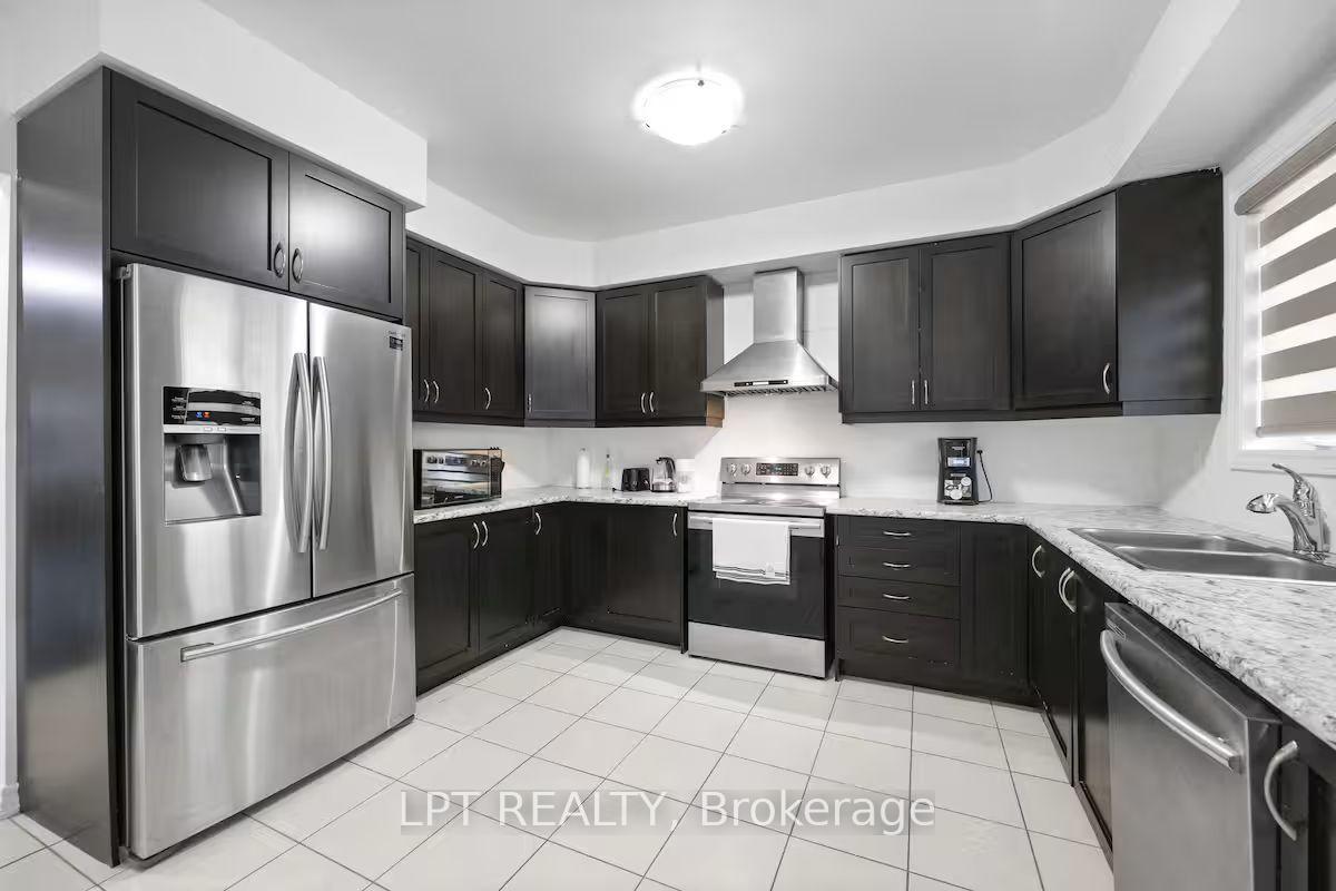 Photo 14 of 341 Remembrance Road, Brampton, Northwest Brampton — HOMEH