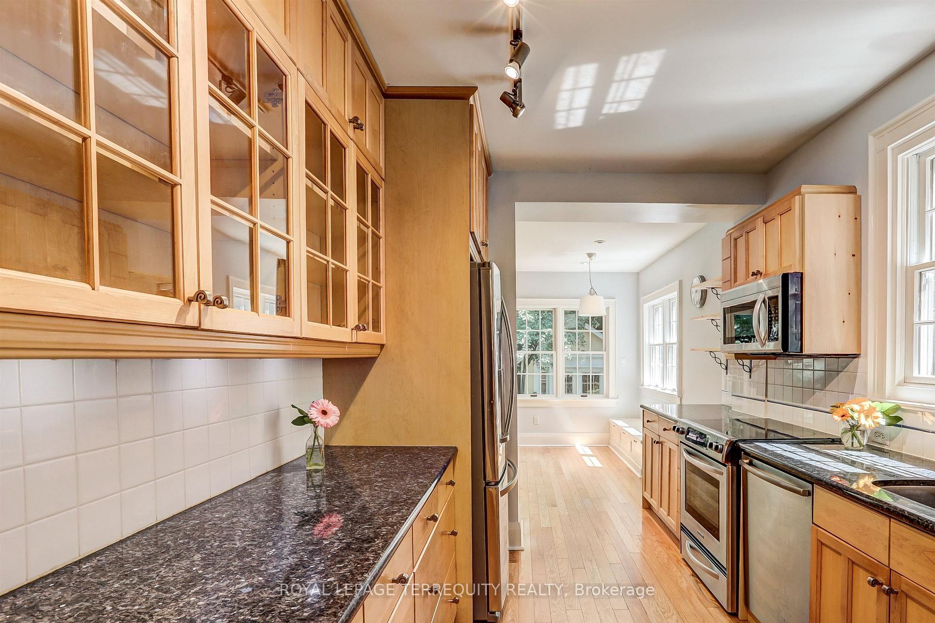 Photo 7 of 171 Colin Avenue, Toronto, Yonge-Eglinton — HOMEH