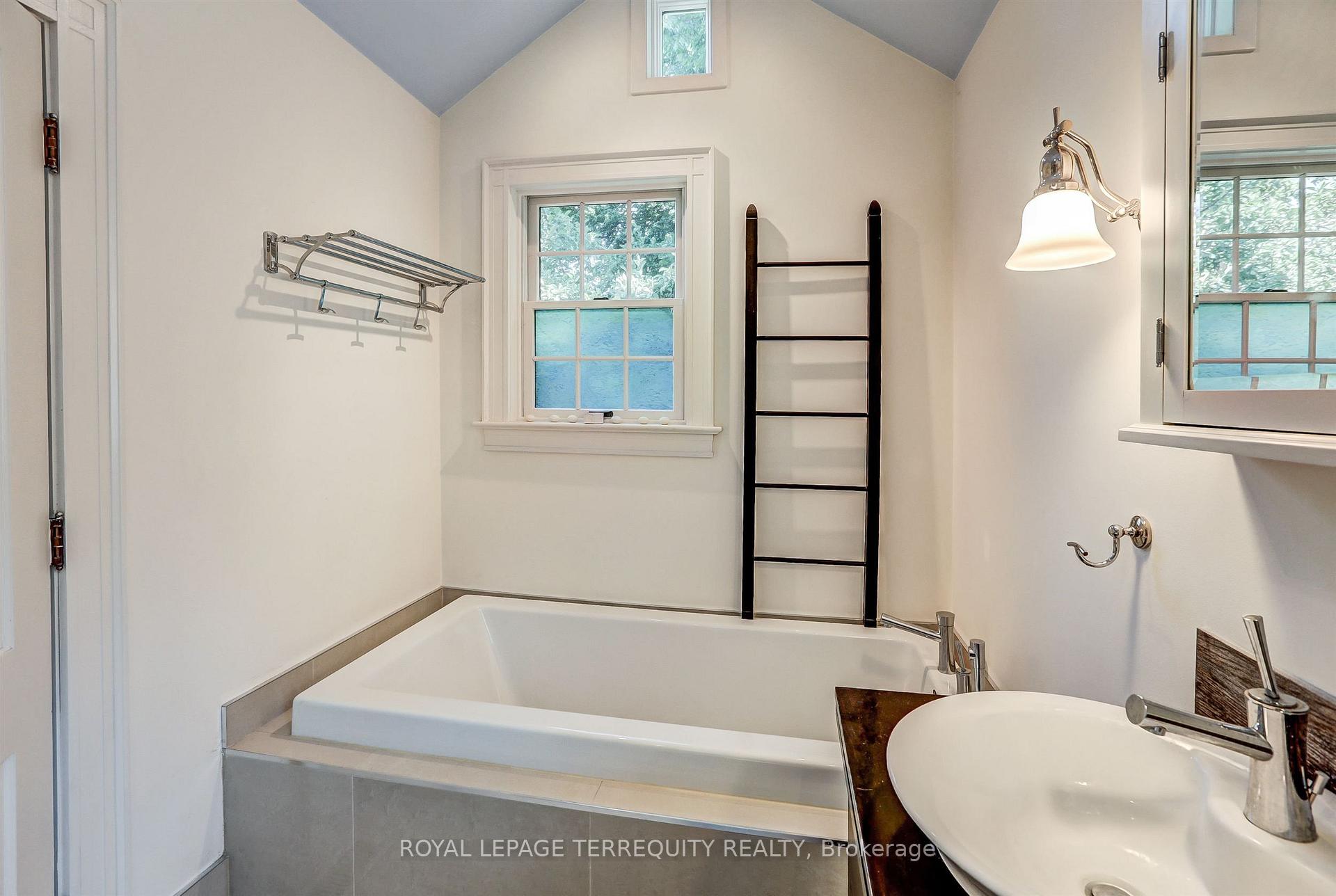 Photo 15 of 171 Colin Avenue, Toronto, Yonge-Eglinton — HOMEH