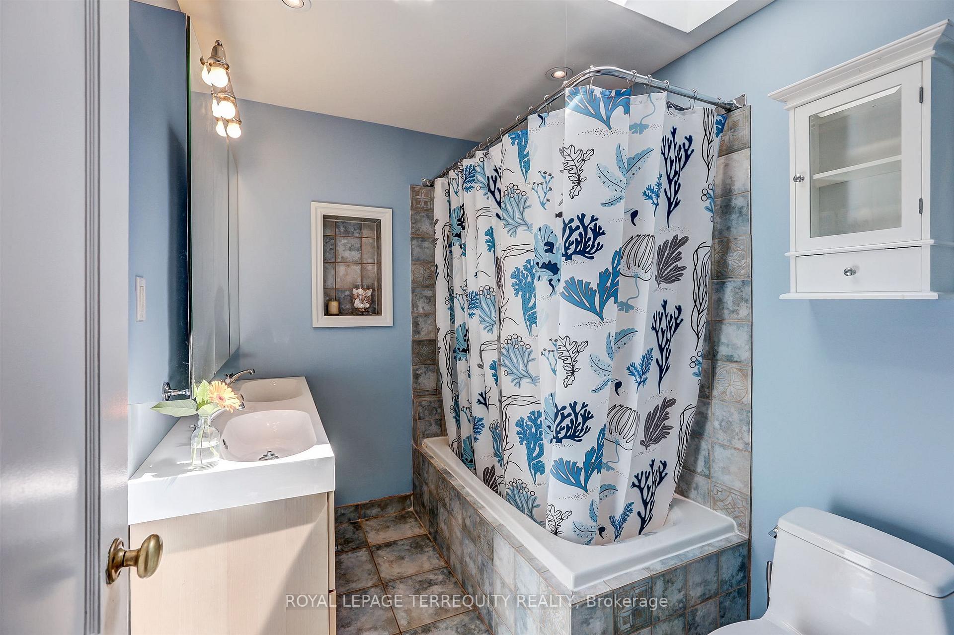 Photo 16 of 171 Colin Avenue, Toronto, Yonge-Eglinton — HOMEH