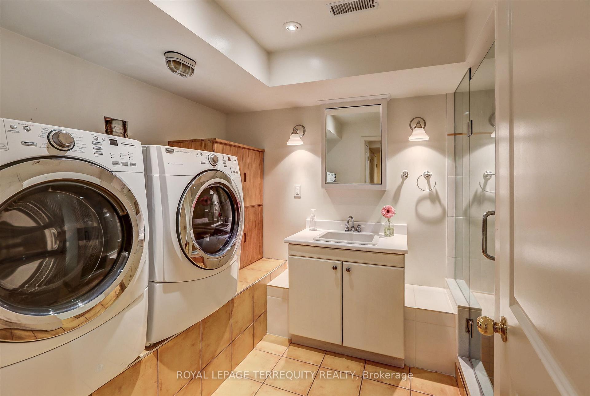 Photo 17 of 171 Colin Avenue, Toronto, Yonge-Eglinton — HOMEH