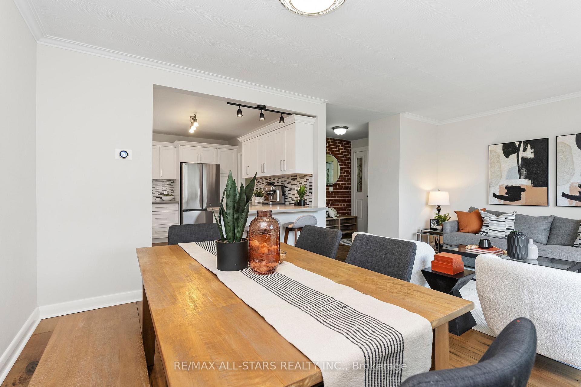 Photo 14 of 11 Penzance Drive, Scarborough, Bendale — HOMEH