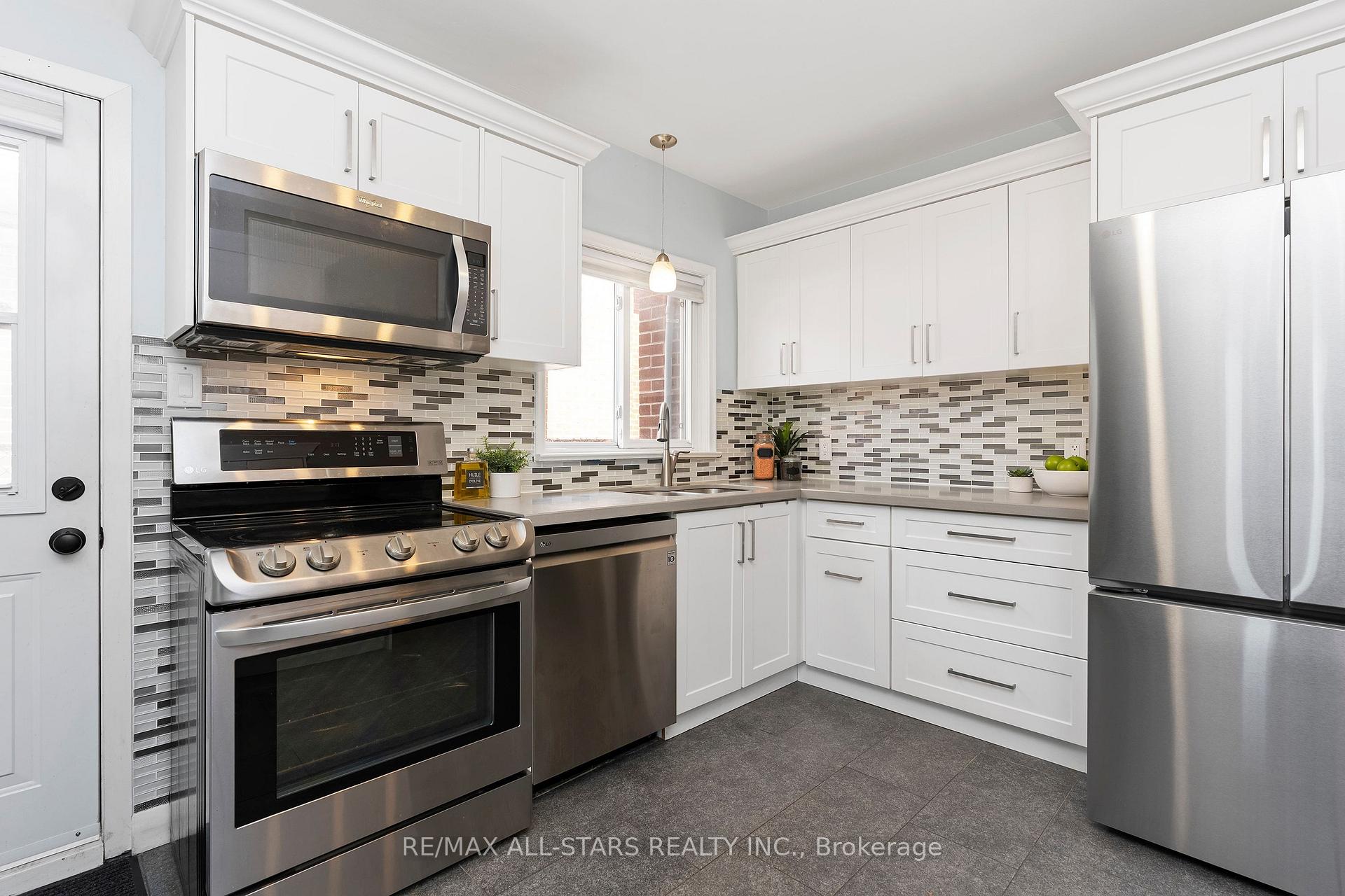 Photo 21 of 11 Penzance Drive, Scarborough, Bendale — HOMEH