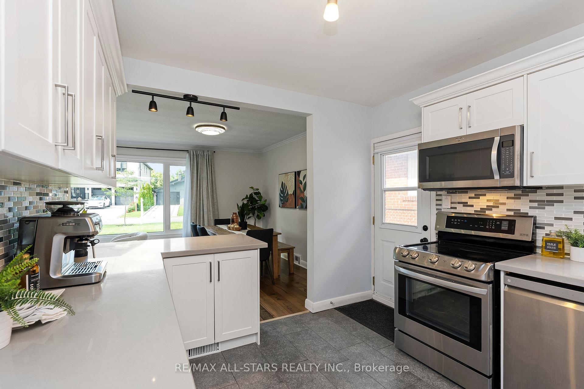 Photo 23 of 11 Penzance Drive, Scarborough, Bendale — HOMEH