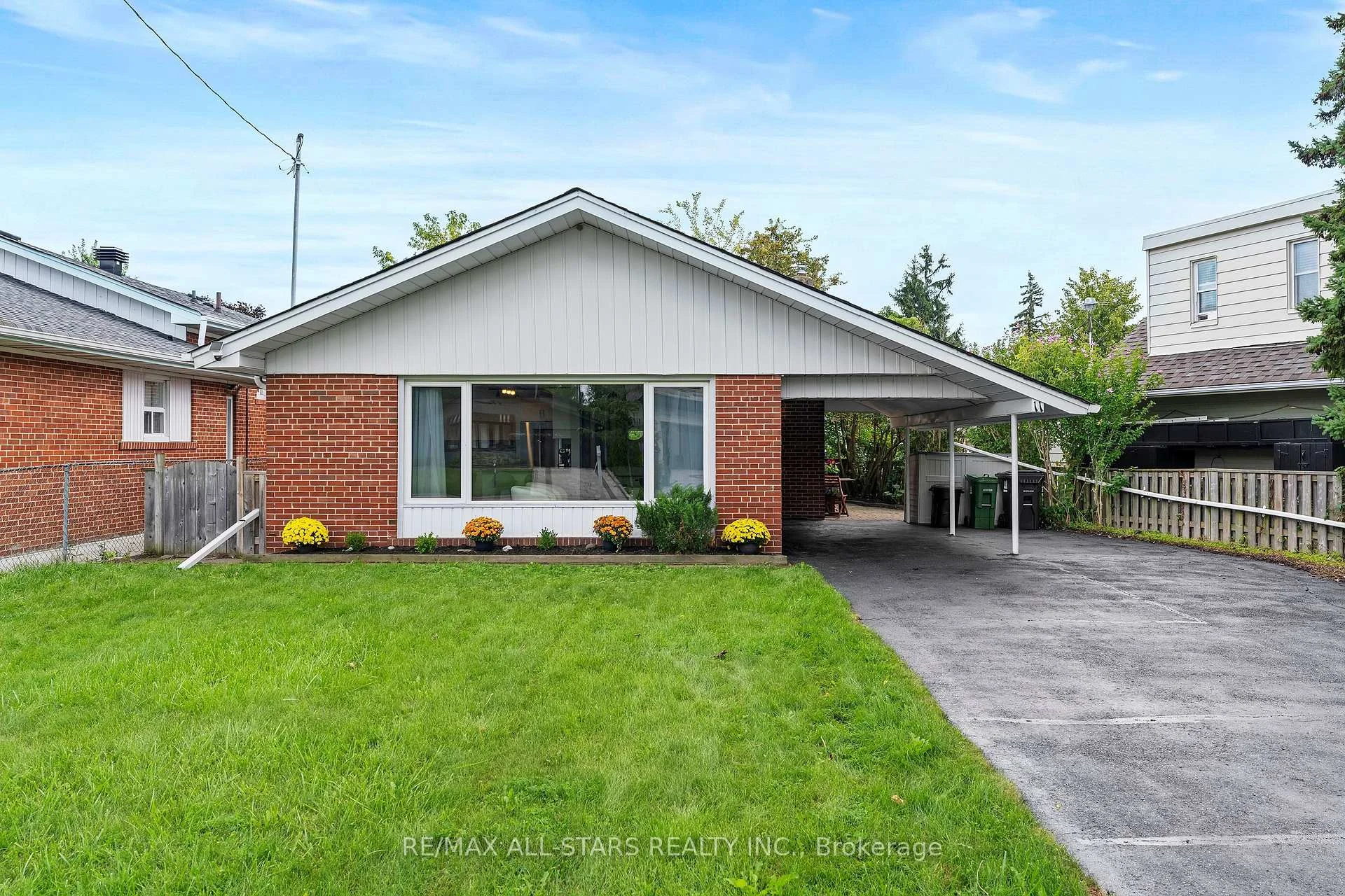 Photo 4 of 11 Penzance Drive, Scarborough, Bendale — HOMEH