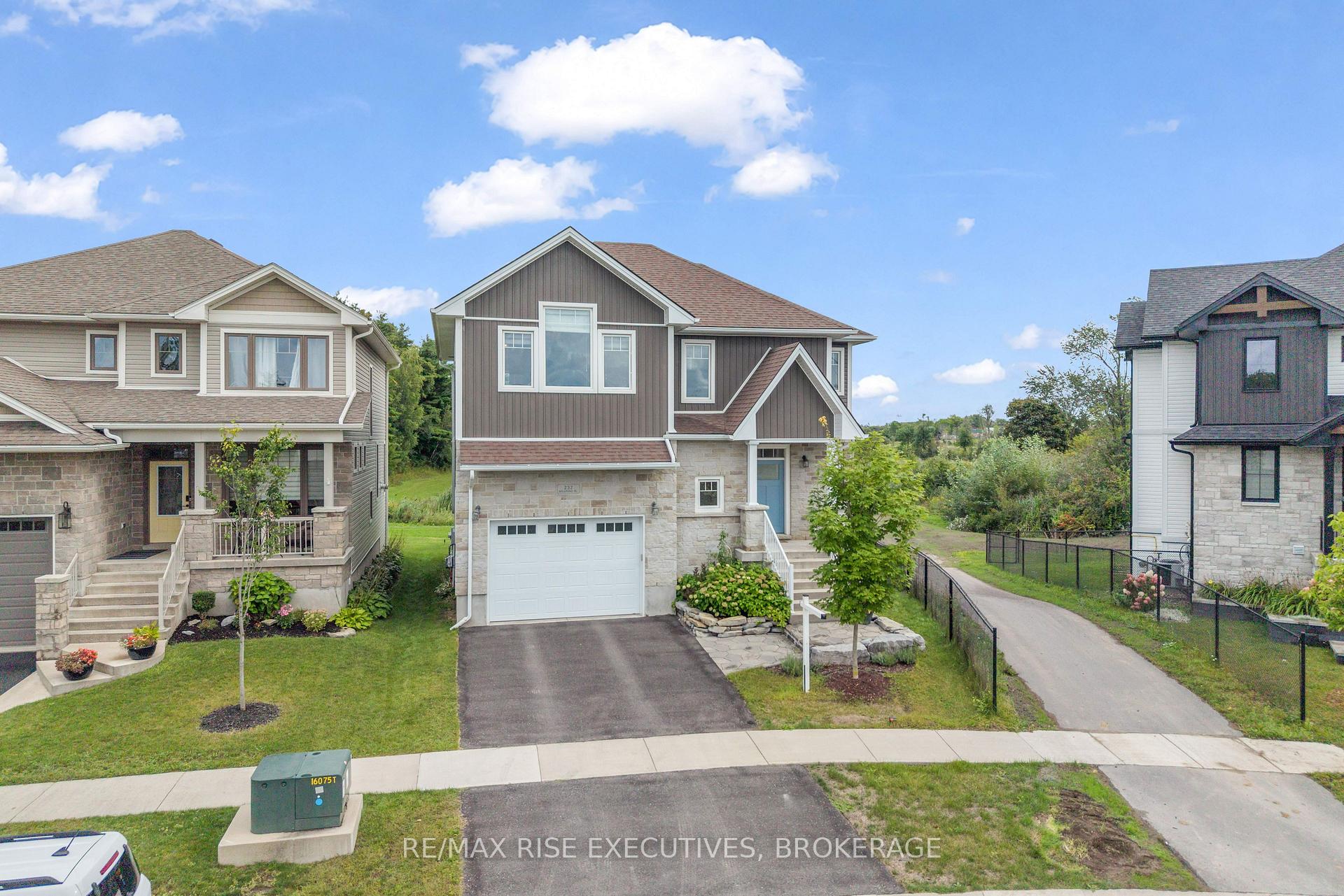 Photo 3 of 232 Mill Pond Place, Kingston, West of Sir John A. Blvd — HOMEH